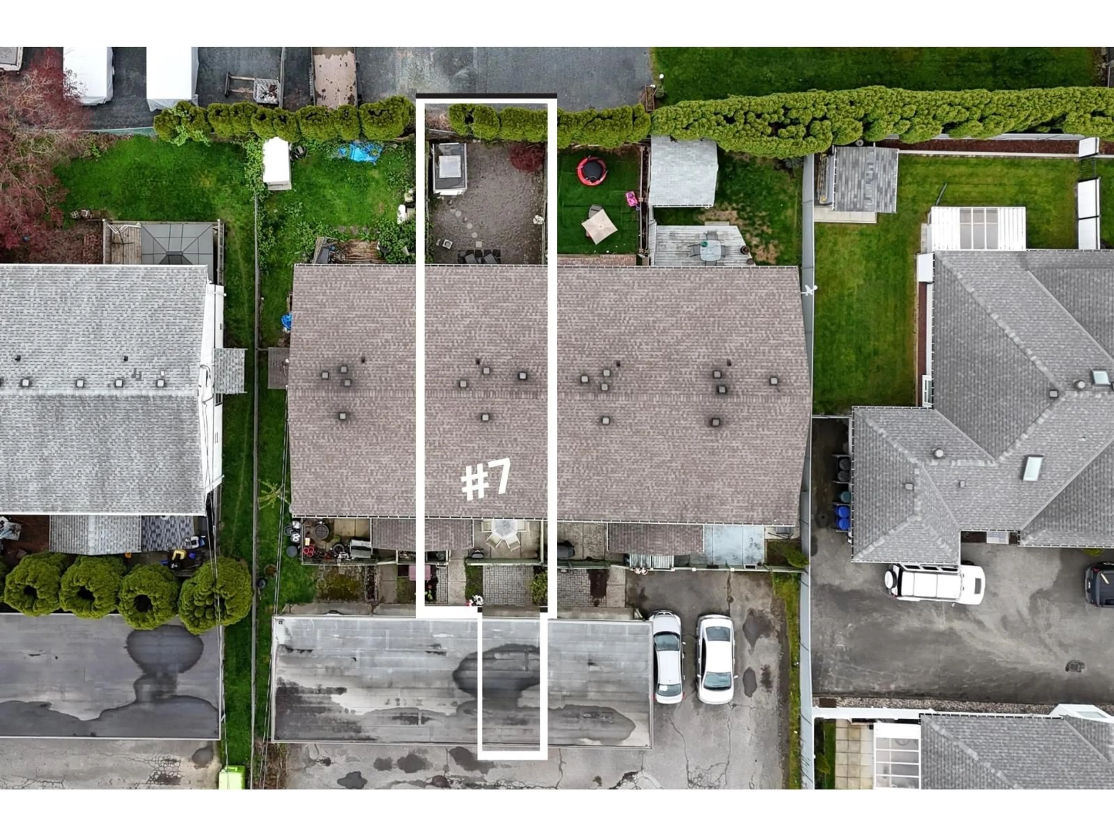 A pic from outside/outdoor area/front of a property/back of a property/a pic from drone, street for 7 - 9342 HAZEL STREET, Chilliwack British Columbia V2P5N2