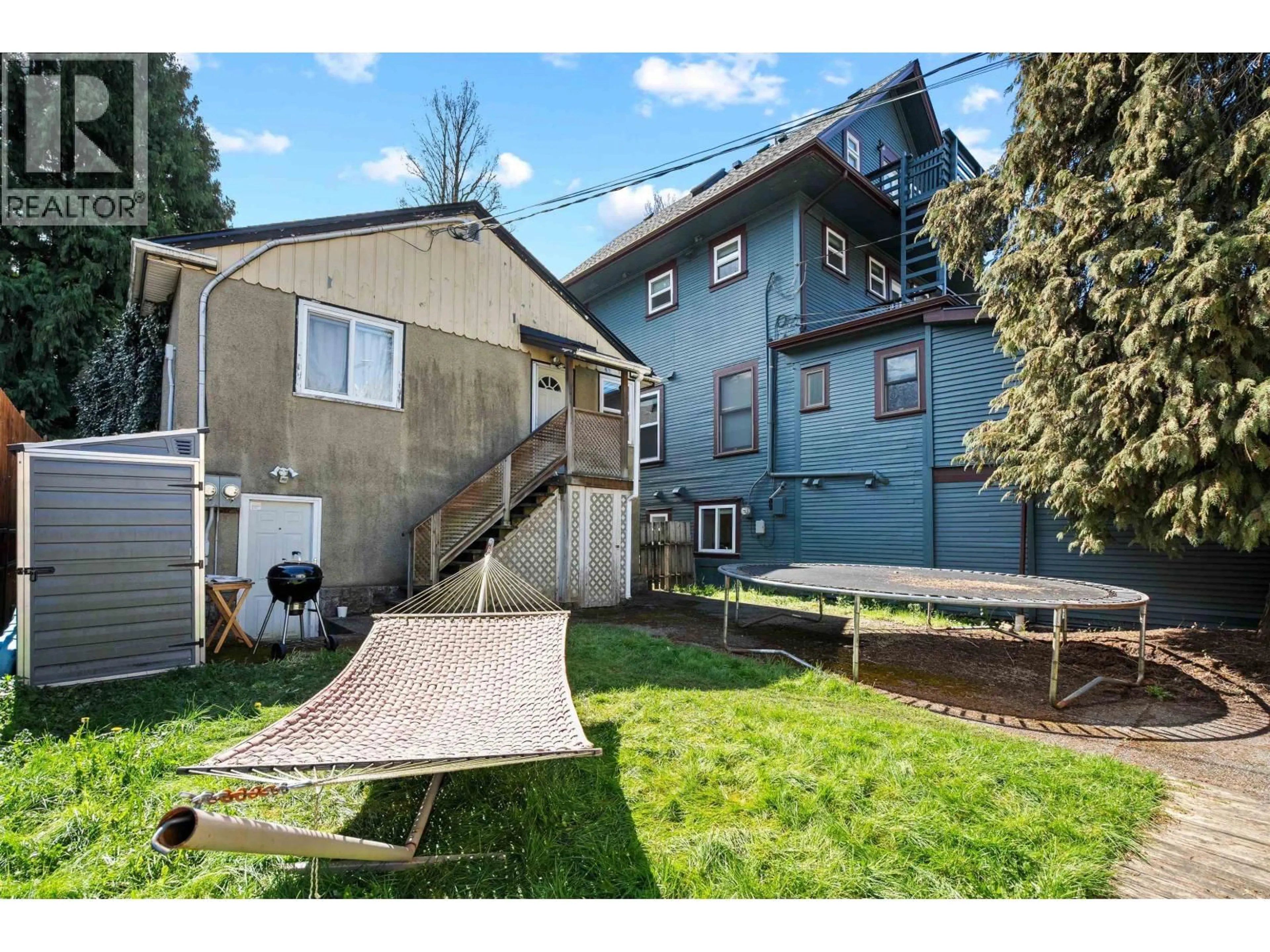 Patio, street for 905 23 AVENUE, Vancouver British Columbia V5Z2B2