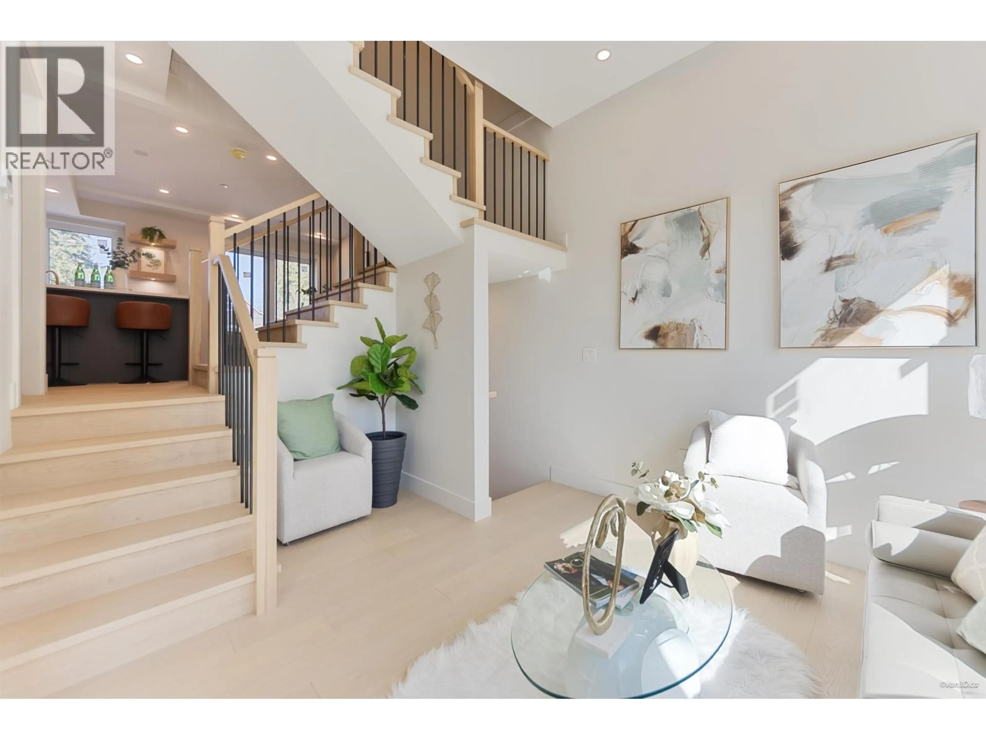 Indoor entryway for 3420 KNIGHT STREET, Vancouver British Columbia V1V1V1