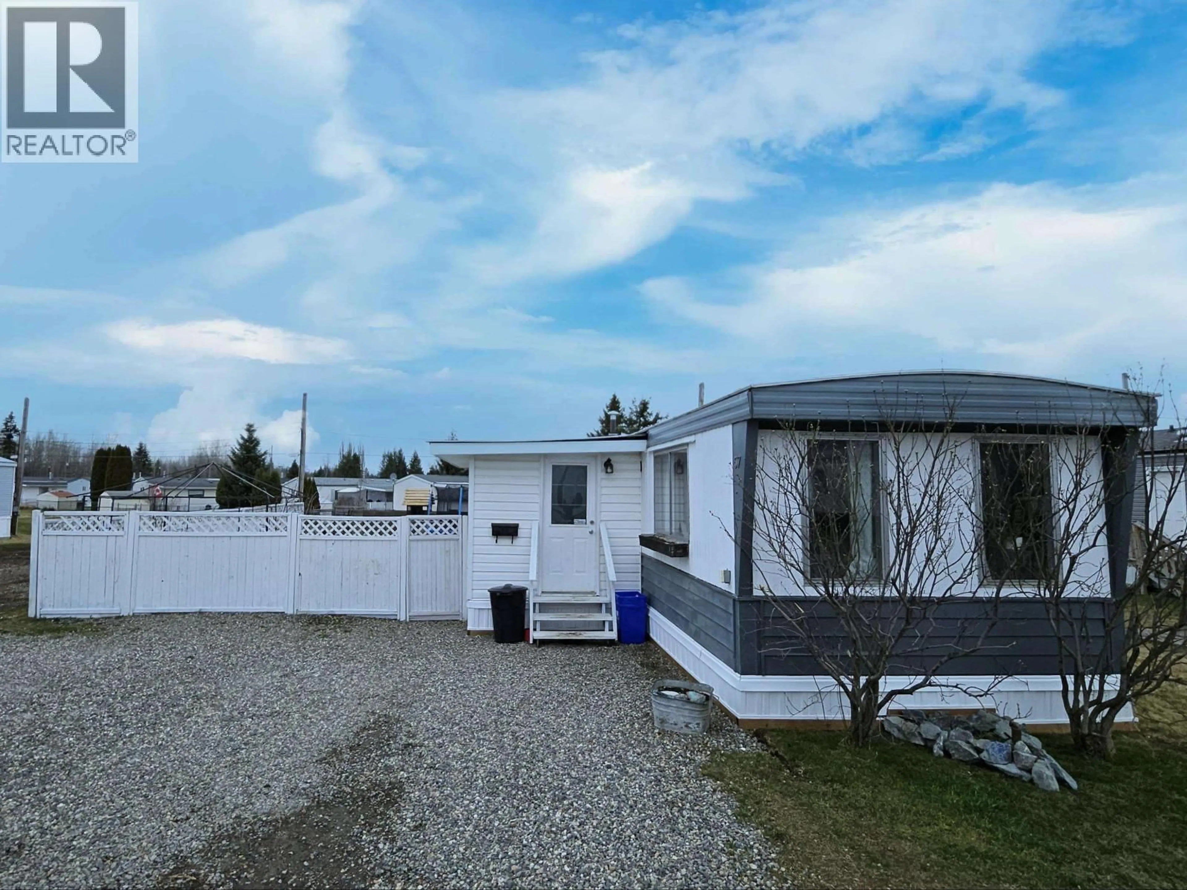 A pic from outside/outdoor area/front of a property/back of a property/a pic from drone, street for 57 - 634 ELM STREET, Quesnel British Columbia V2J3X1