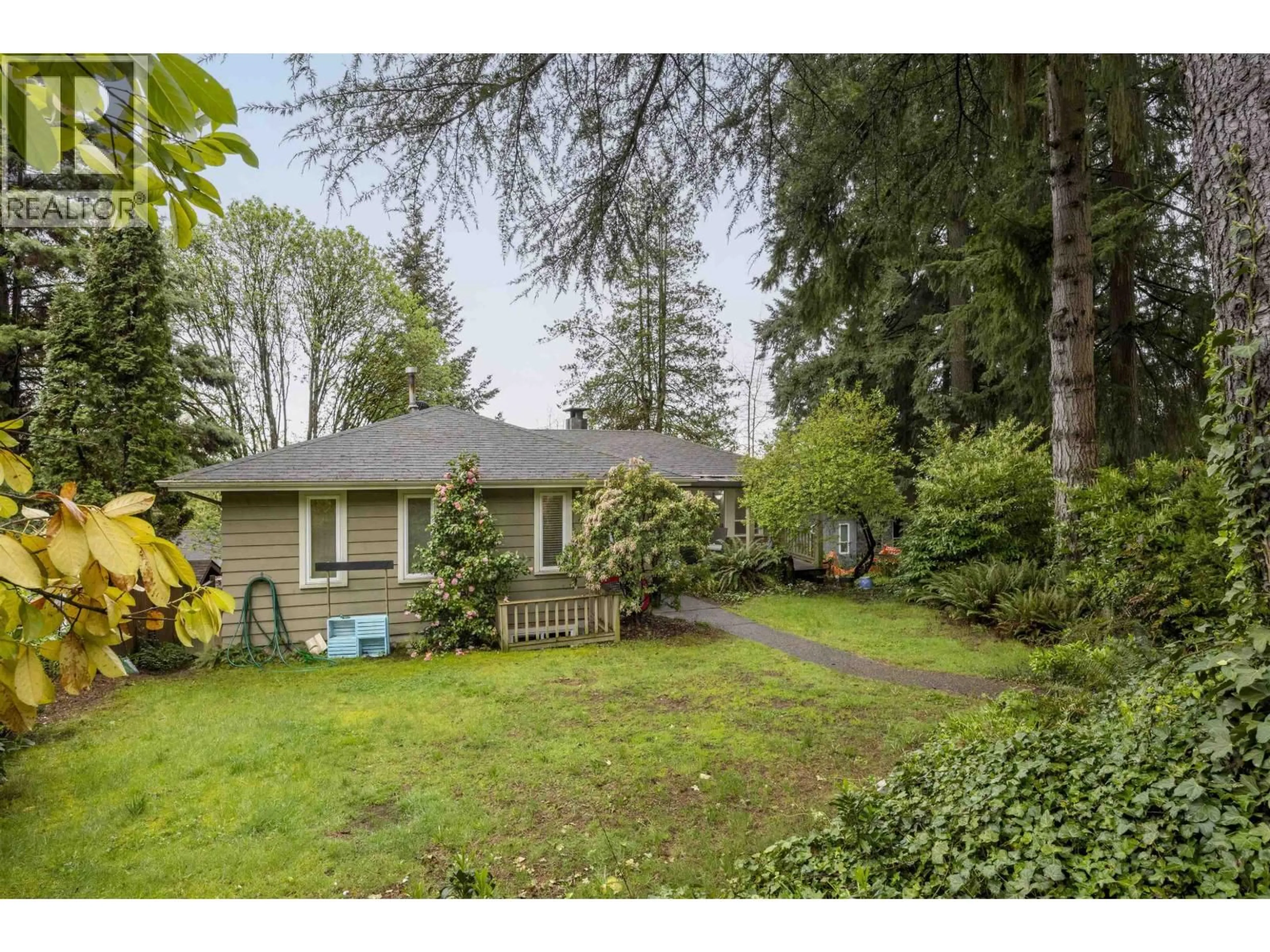 A pic from outside/outdoor area/front of a property/back of a property/a pic from drone, unknown for 2634 ROGATE AVENUE, Coquitlam British Columbia V3K5S4