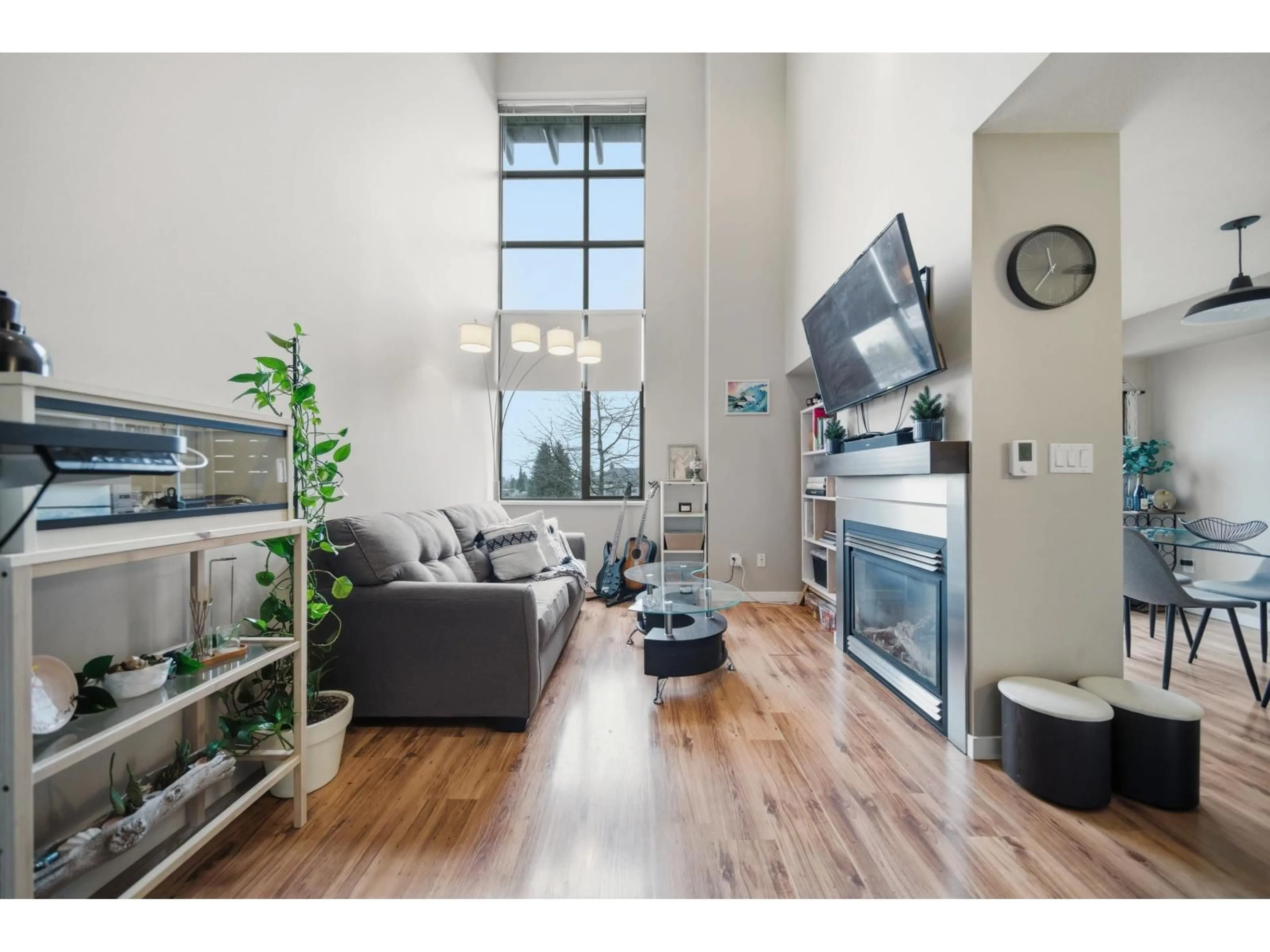 Living room with furniture, unknown for 416 - 10866 CITY PARKWAY, Surrey British Columbia V3T5W9