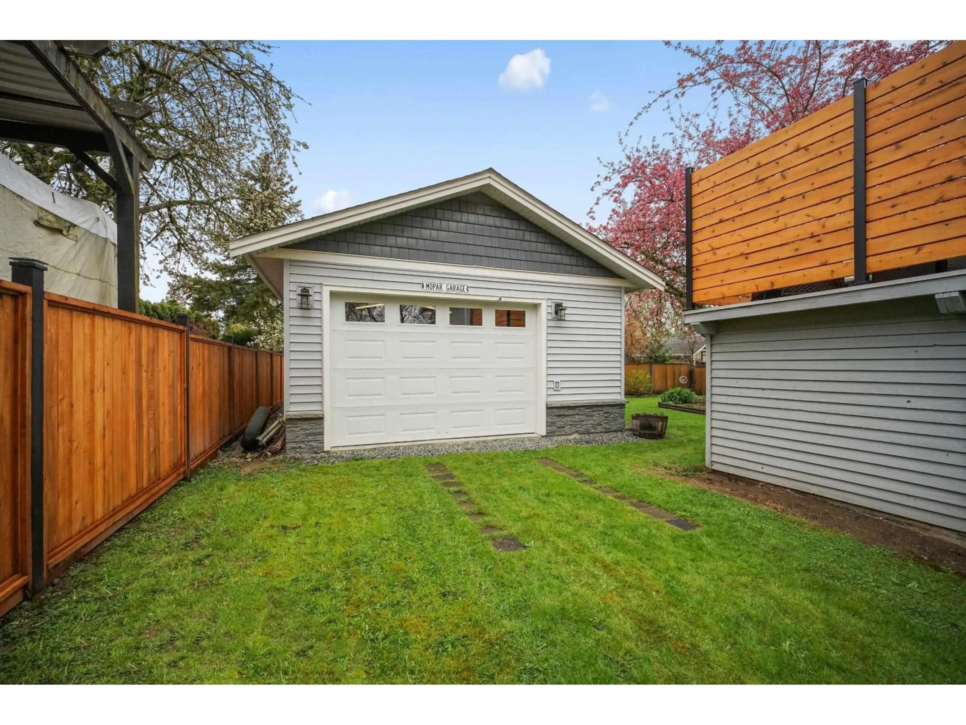 Shed for 6175 MORGAN DRIVE, Surrey British Columbia V3S5B8