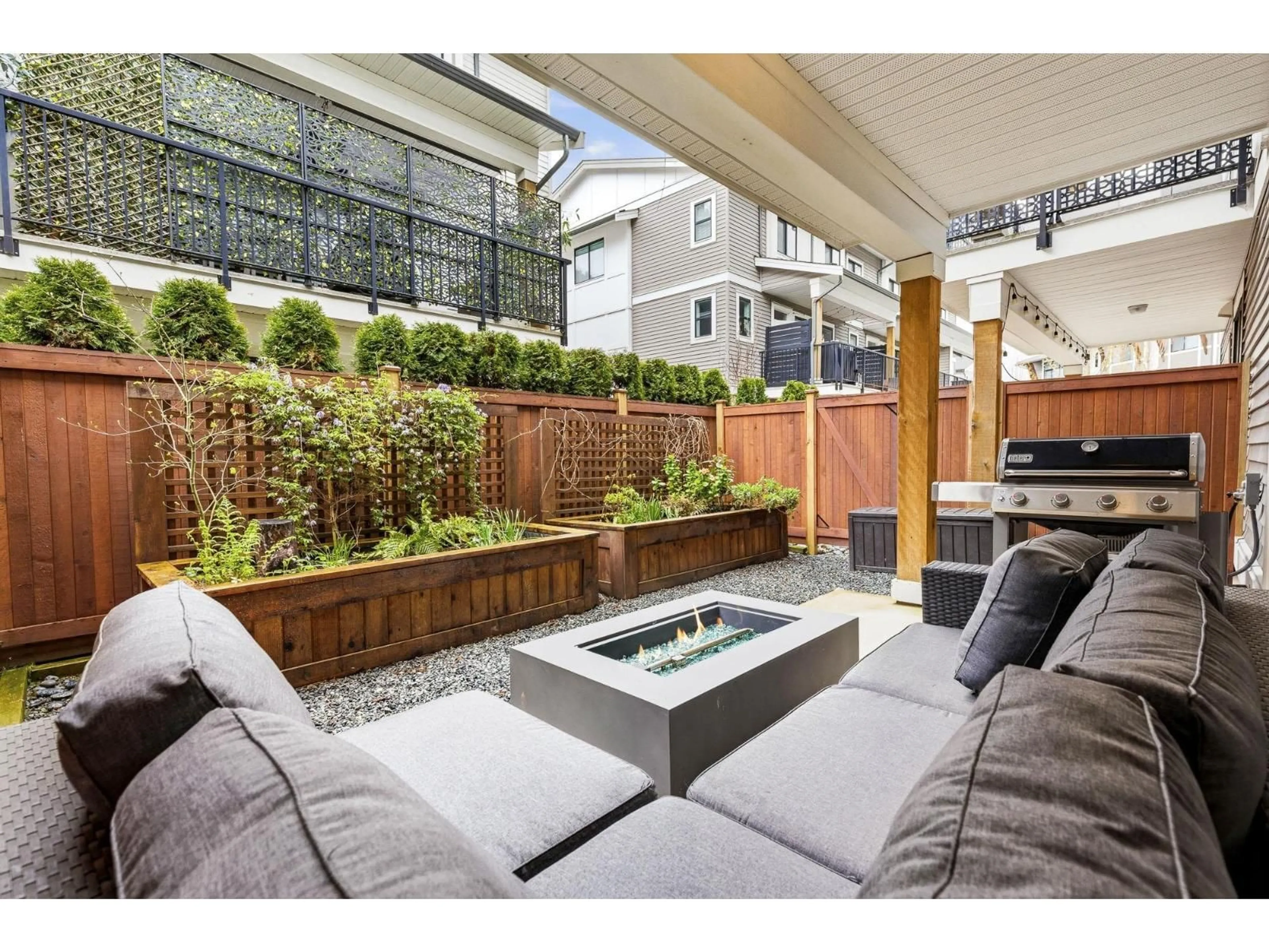 Patio, street for 33 - 386 PINE AVENUE, Harrison Hot Springs British Columbia V0M1K0