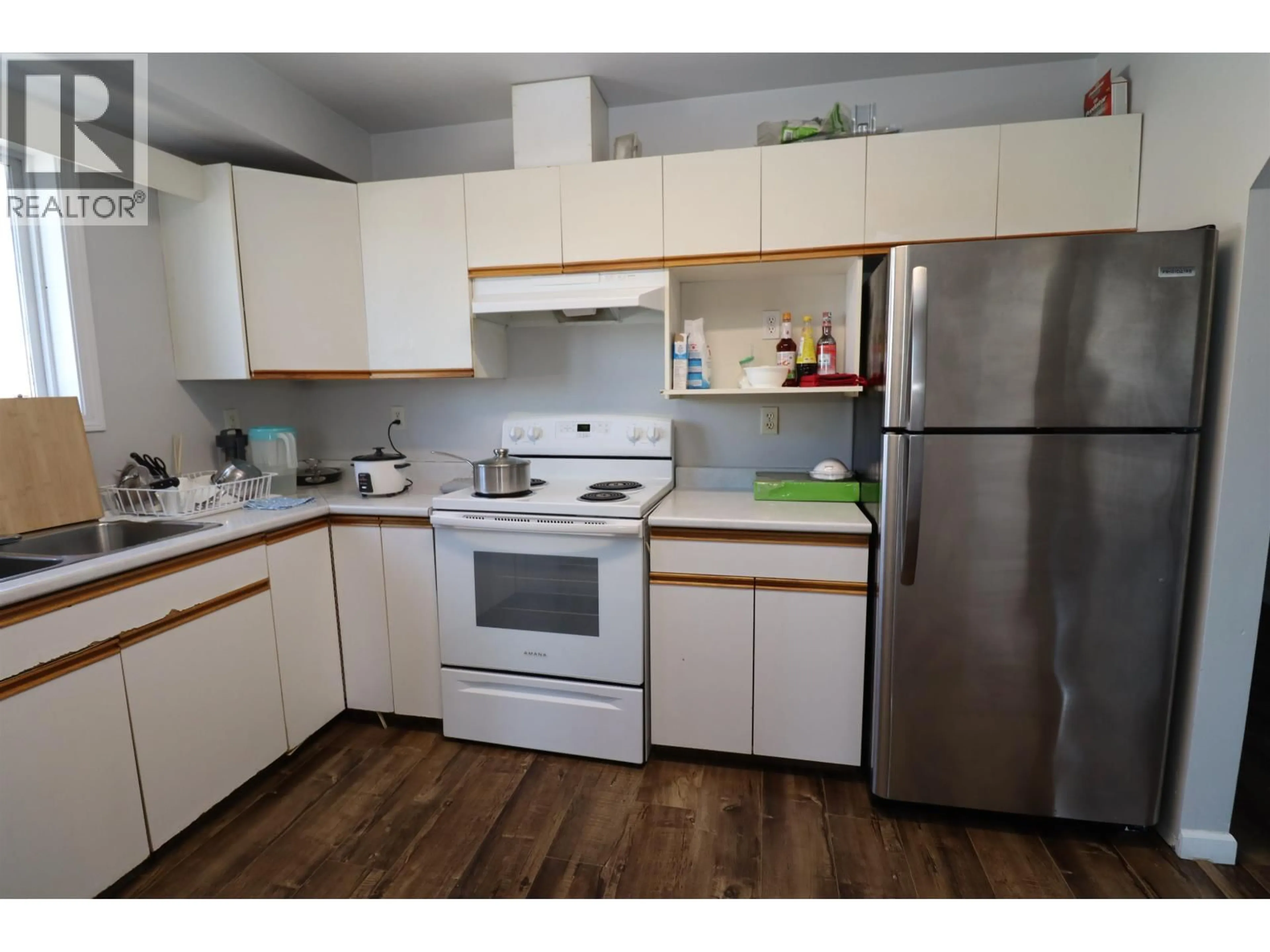Standard kitchen, wood/laminate floor for 1930 SPRUCE STREET, Prince George British Columbia V2L2R4