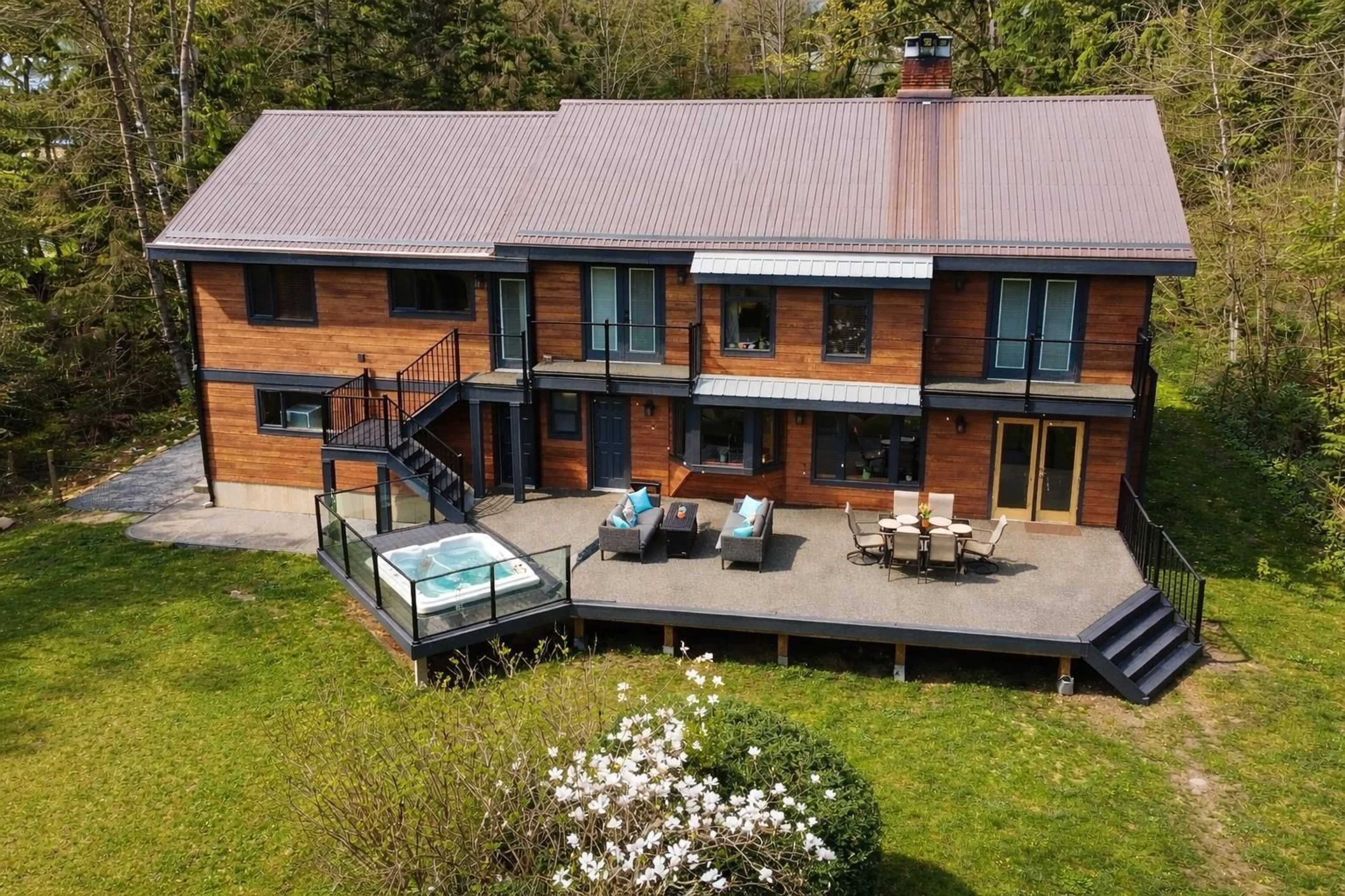 A pic from outside/outdoor area/front of a property/back of a property/a pic from drone, unknown for 32744 RICHARDS AVENUE, Mission British Columbia V2V7E7