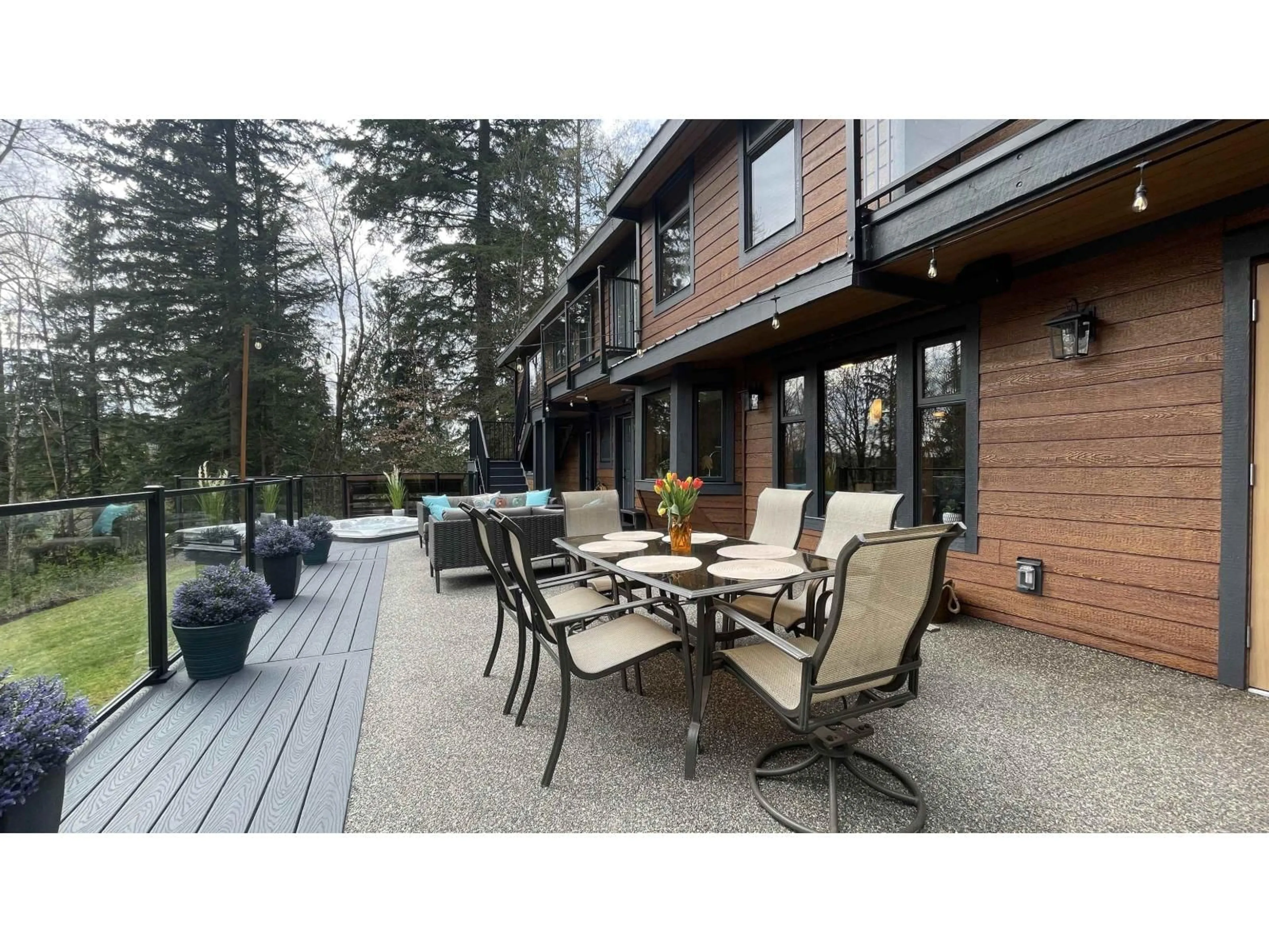 Patio, unknown for 32744 RICHARDS AVENUE, Mission British Columbia V2V7E7
