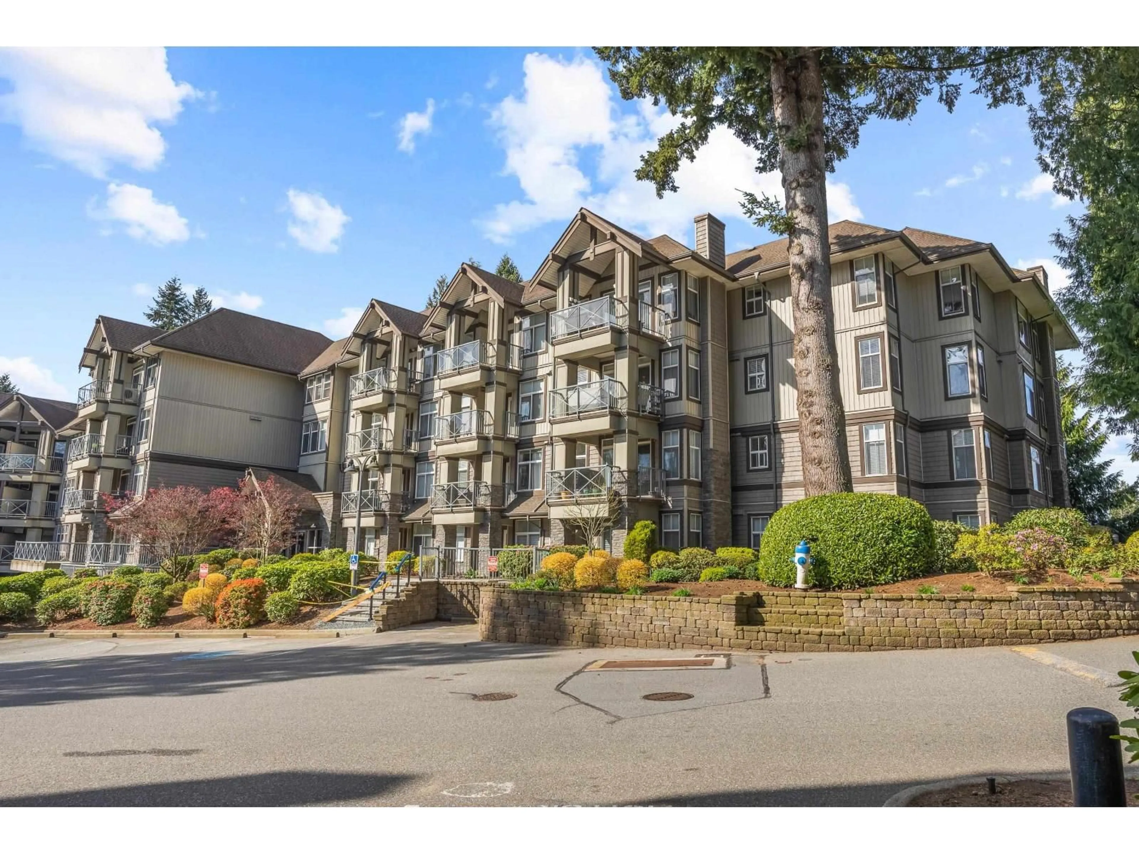 A pic from outside/outdoor area/front of a property/back of a property/a pic from drone, mountain view for 315 - 33318 E BOURQUIN CRESCENT, Abbotsford British Columbia V2S0A6