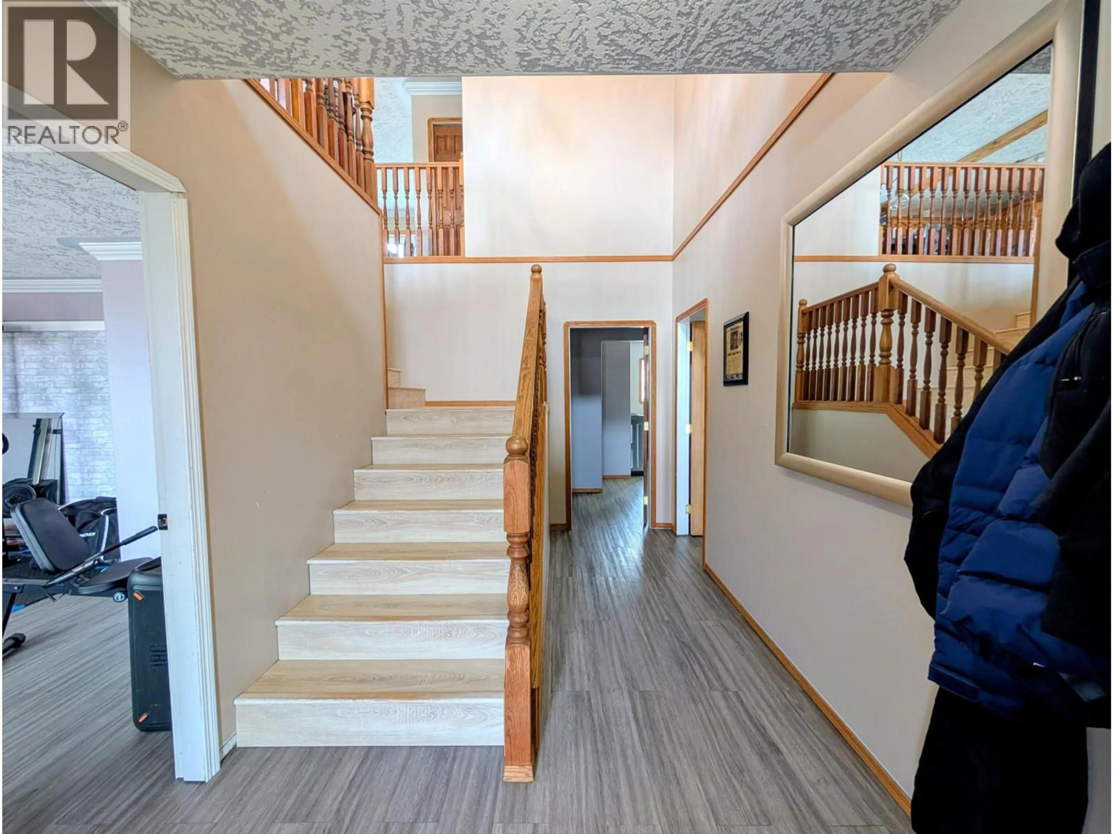 Indoor foyer for 1475 CHESTNUT STREET, Telkwa British Columbia V0J2X0