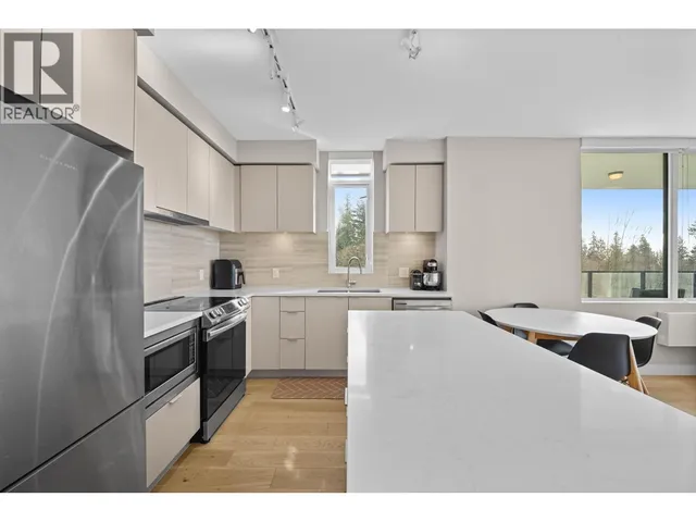 604 - 8761 UNIVERSITY CRESCENT, Burnaby 3