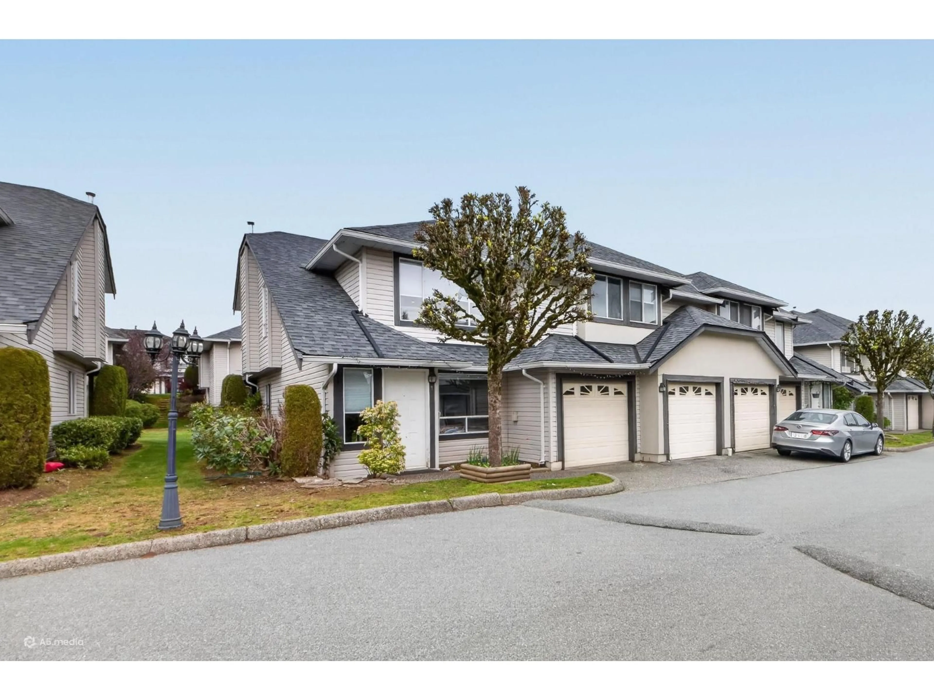 A pic from outside/outdoor area/front of a property/back of a property/a pic from drone, street for 135 - 3160 TOWNLINE ROAD, Abbotsford British Columbia V2T5P4