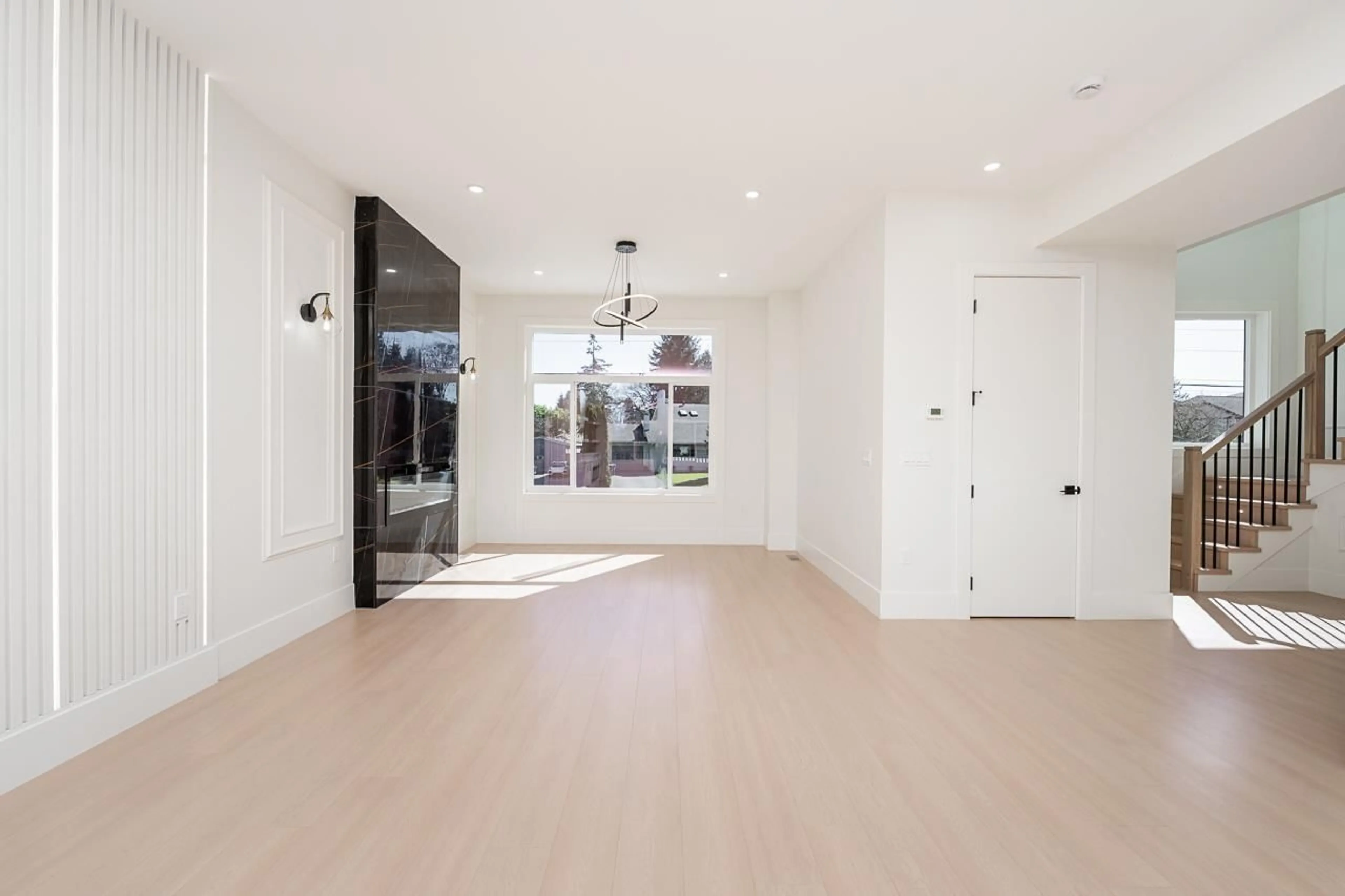 Indoor entryway for 1 - 14259 PARK DRIVE, Surrey British Columbia V3R5P1