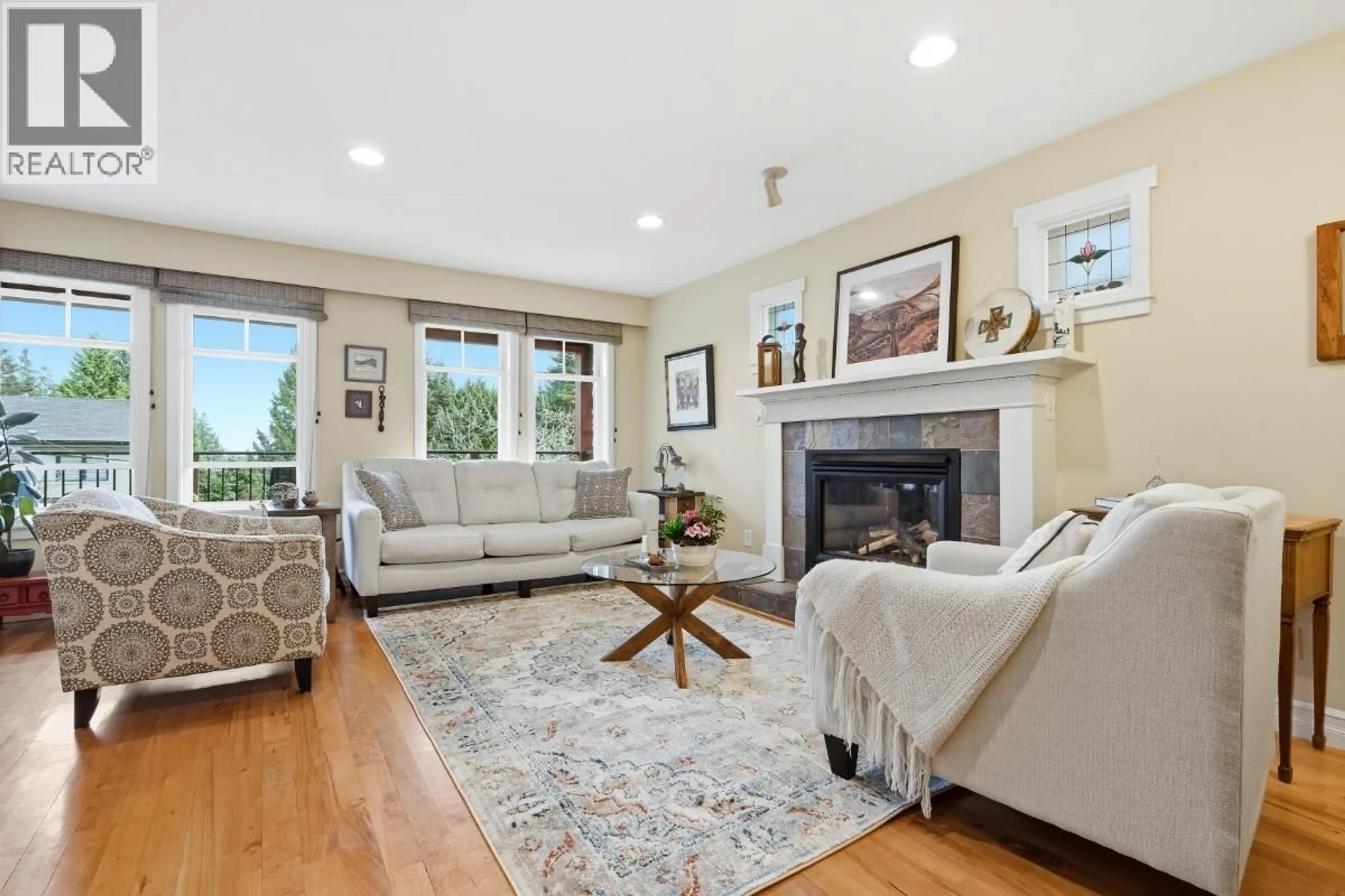 Living room with furniture, unknown for 272 OSBORNE ROAD, North Vancouver British Columbia V7N1M1