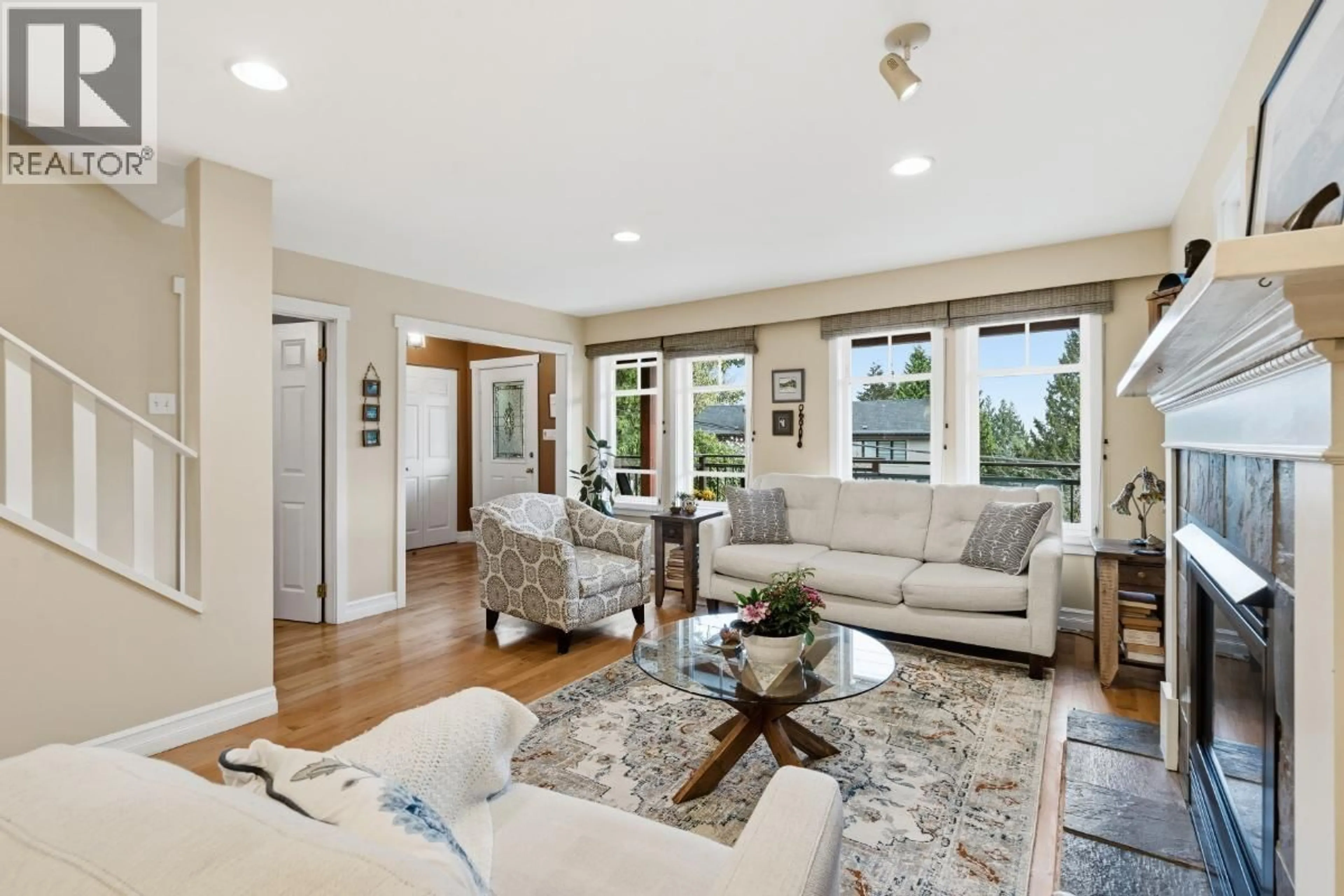 Living room with furniture, unknown for 272 OSBORNE ROAD, North Vancouver British Columbia V7N1M1