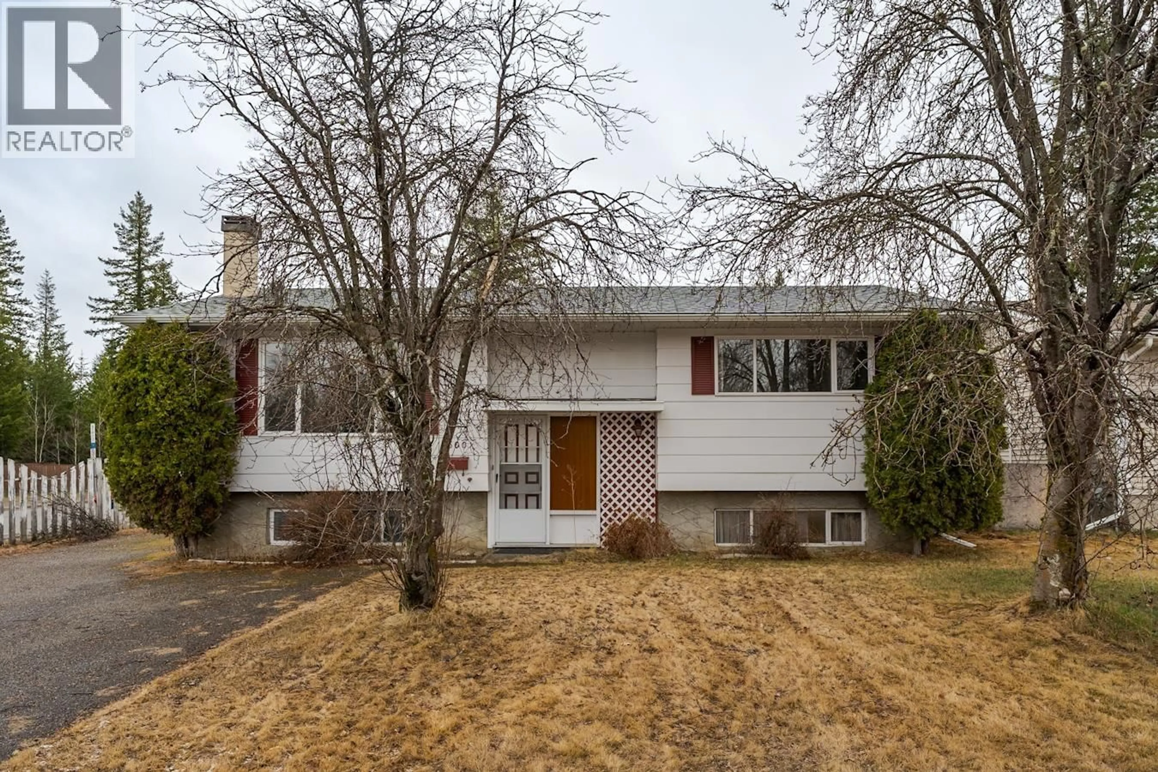 Home with vinyl exterior material, street for 7600 LOYOLA DRIVE, Prince George British Columbia V2N2X1