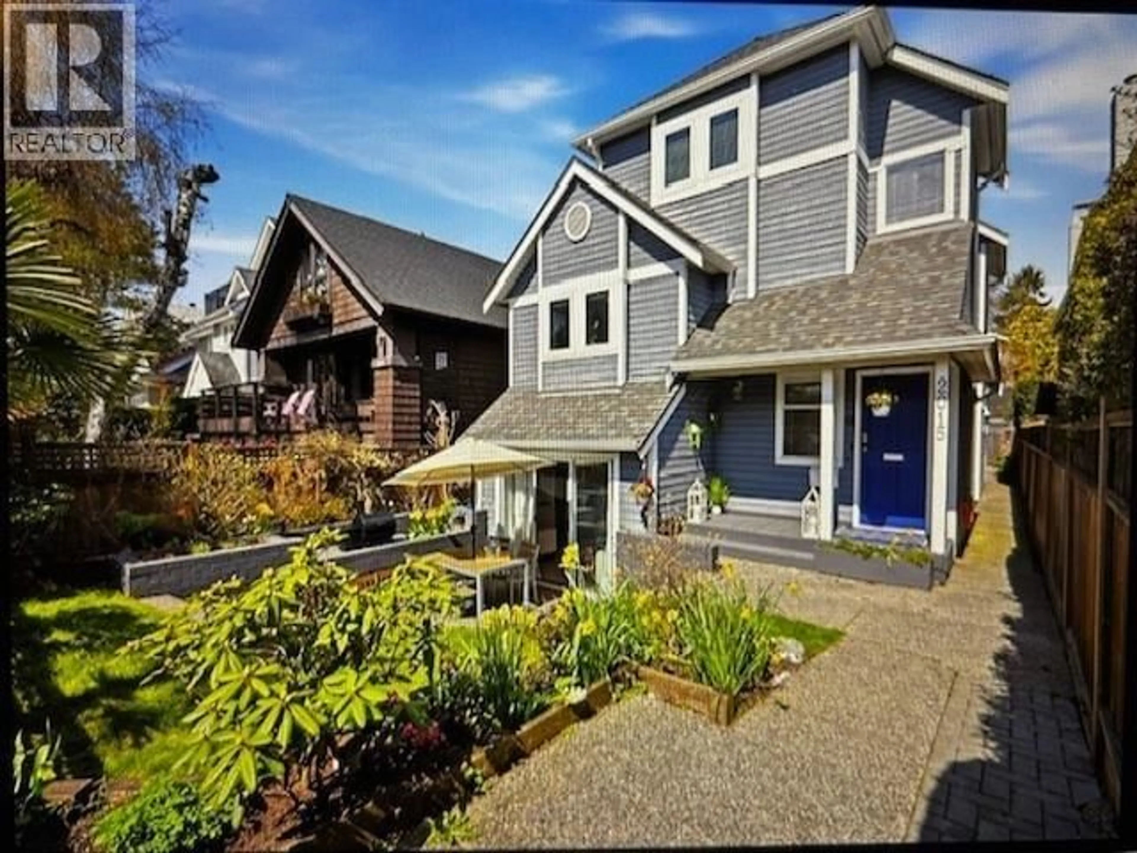 Home with vinyl exterior material, street for 2015 CREELMAN AVENUE, Vancouver British Columbia V6J1C2