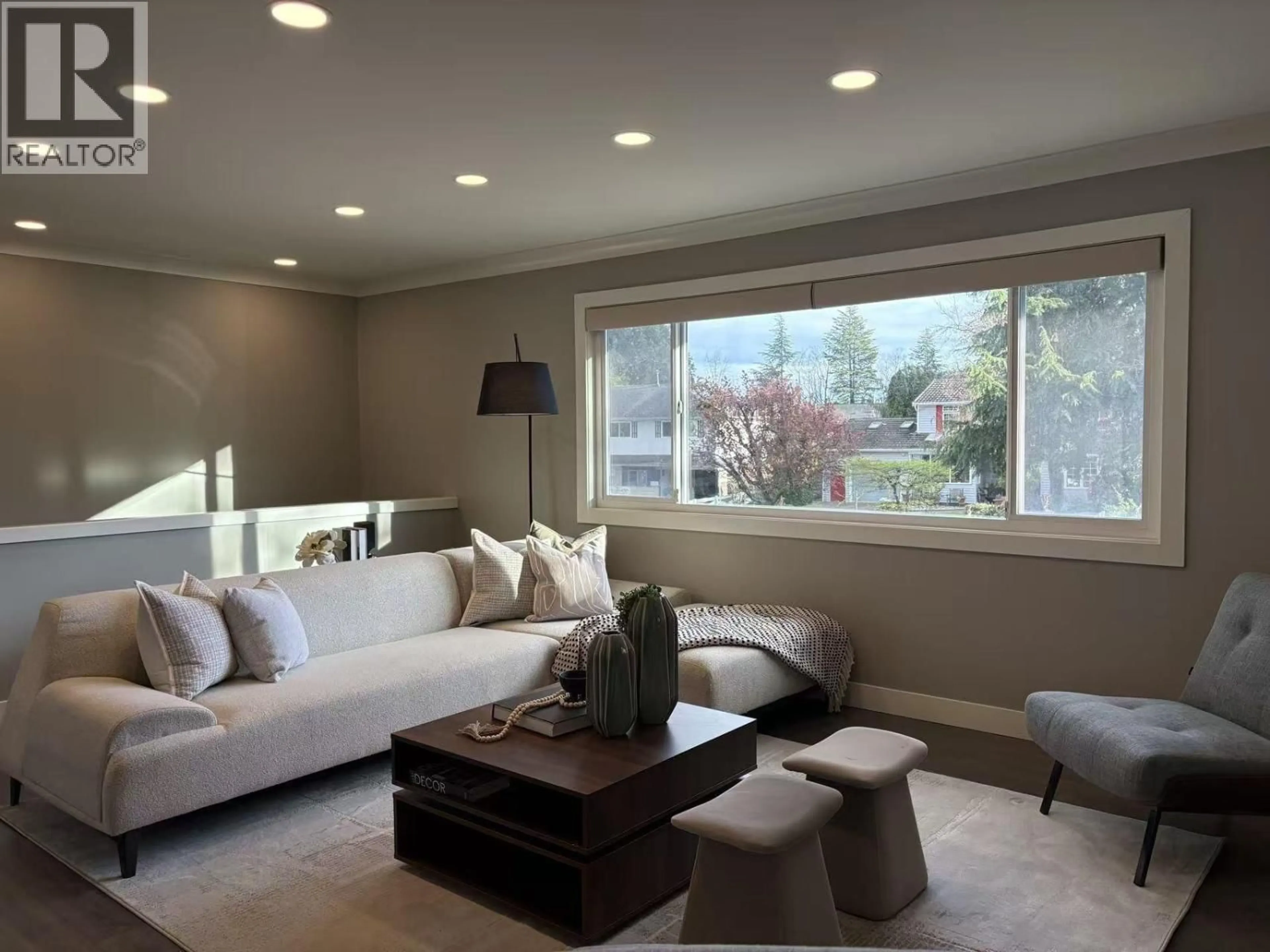 Living room with furniture, unknown for 6500 AZURE ROAD, Richmond British Columbia V7C2R9