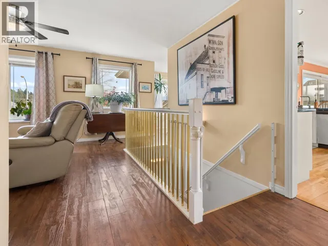 797 CELESTIAL PLACE, Gibsons 3