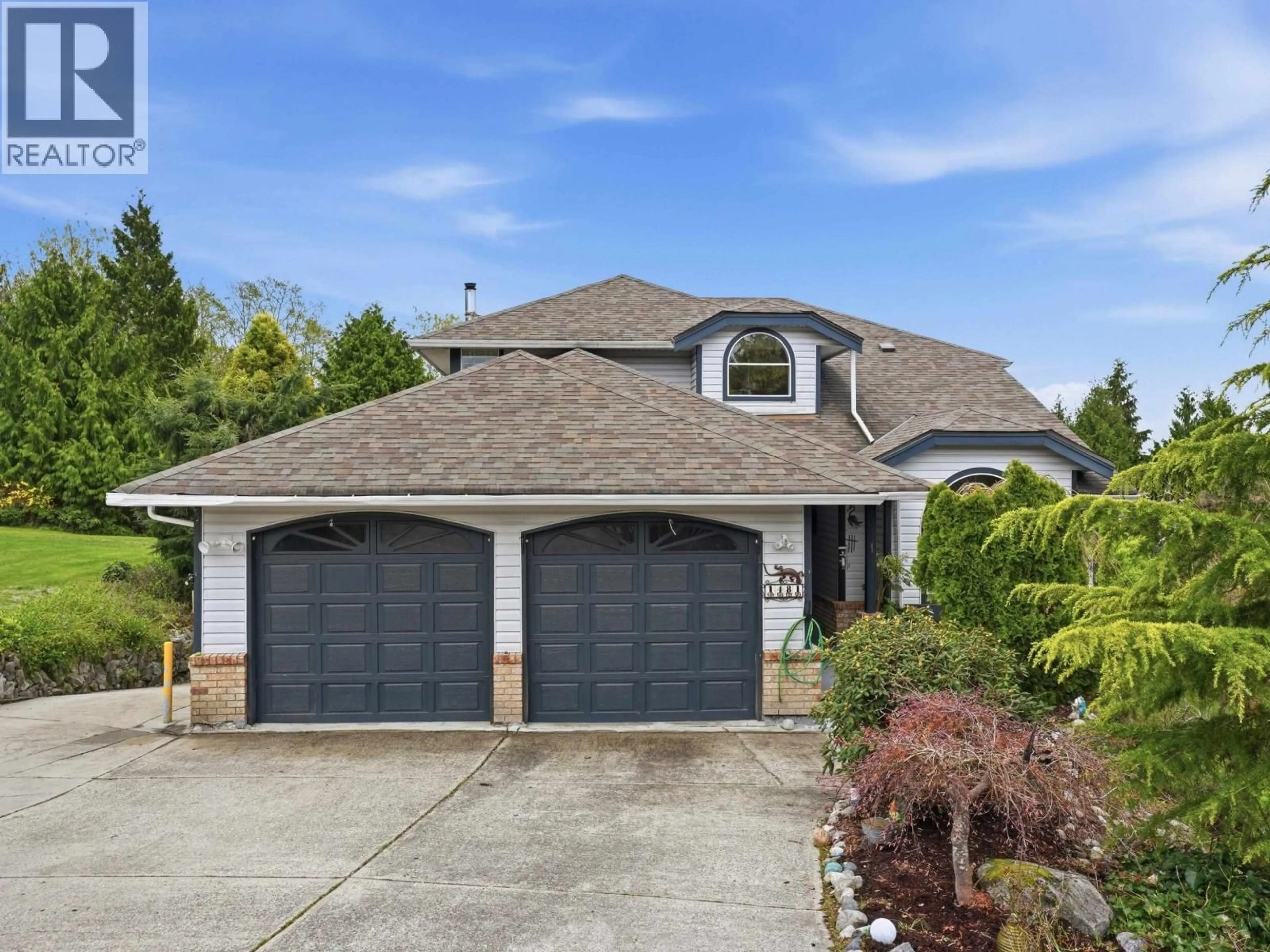 Home with vinyl exterior material, street for 1481 SHAUGHNESSY PLACE, Gibsons British Columbia V0N1V5