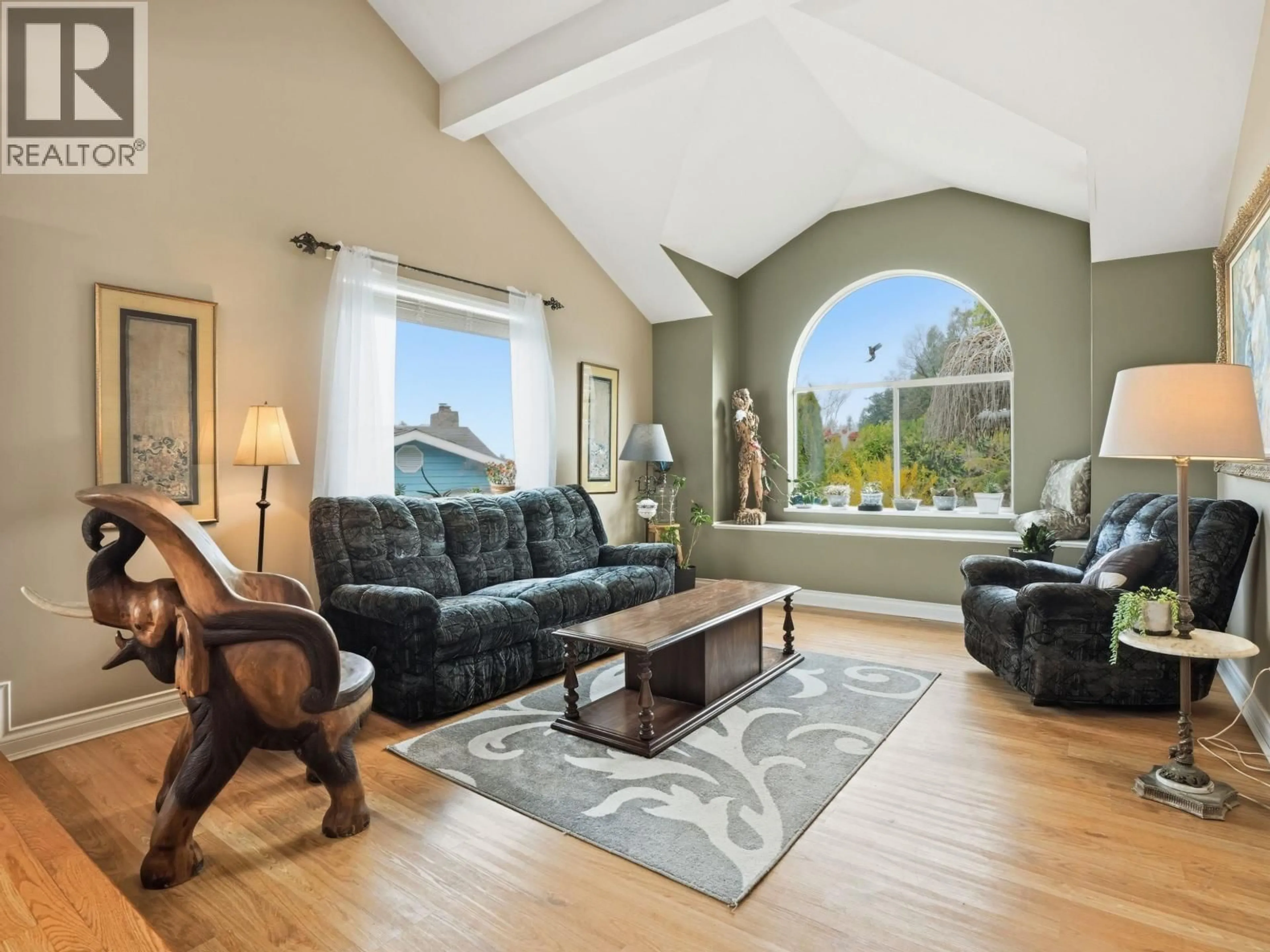 Living room with furniture, unknown for 1481 SHAUGHNESSY PLACE, Gibsons British Columbia V0N1V5