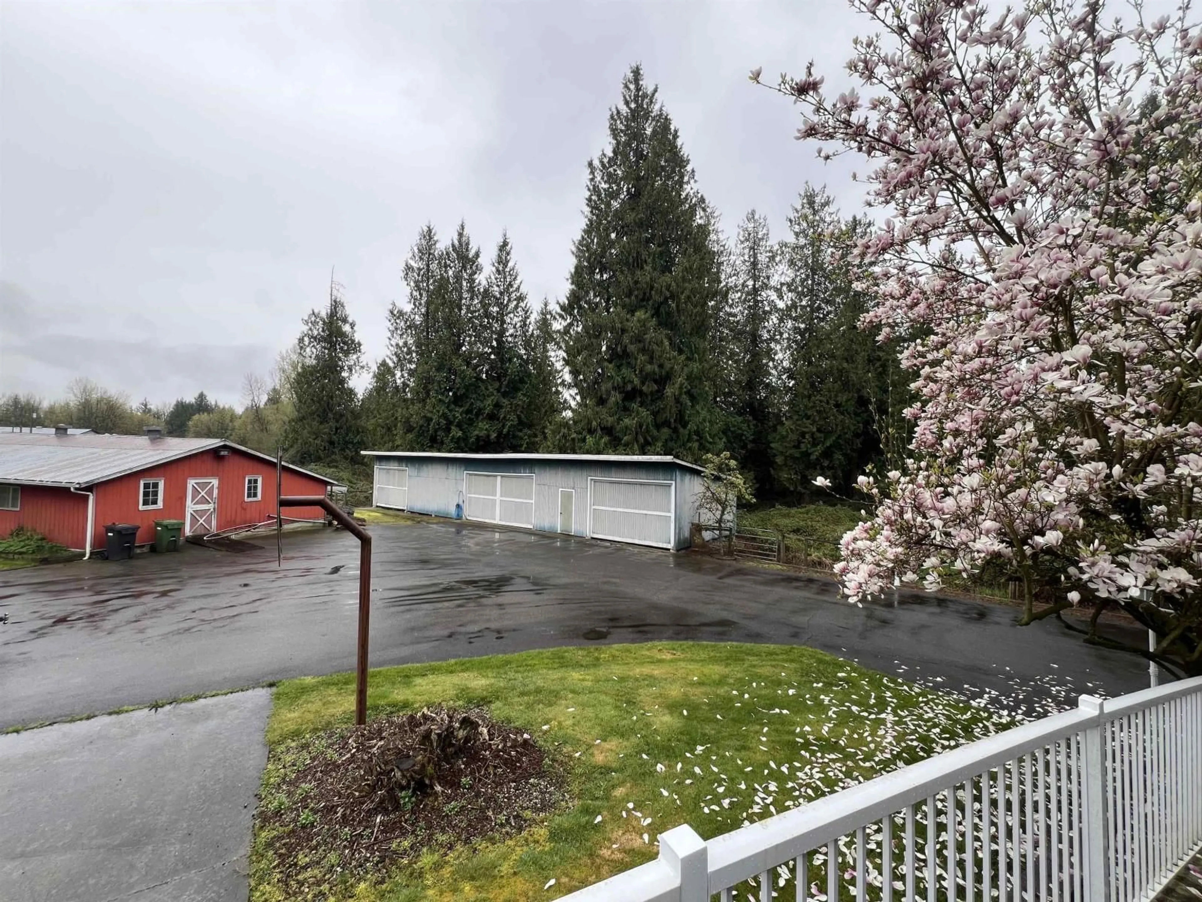 A pic from outside/outdoor area/front of a property/back of a property/a pic from drone, unknown for 6582 SATCHELL STREET, Abbotsford British Columbia V4X2G2