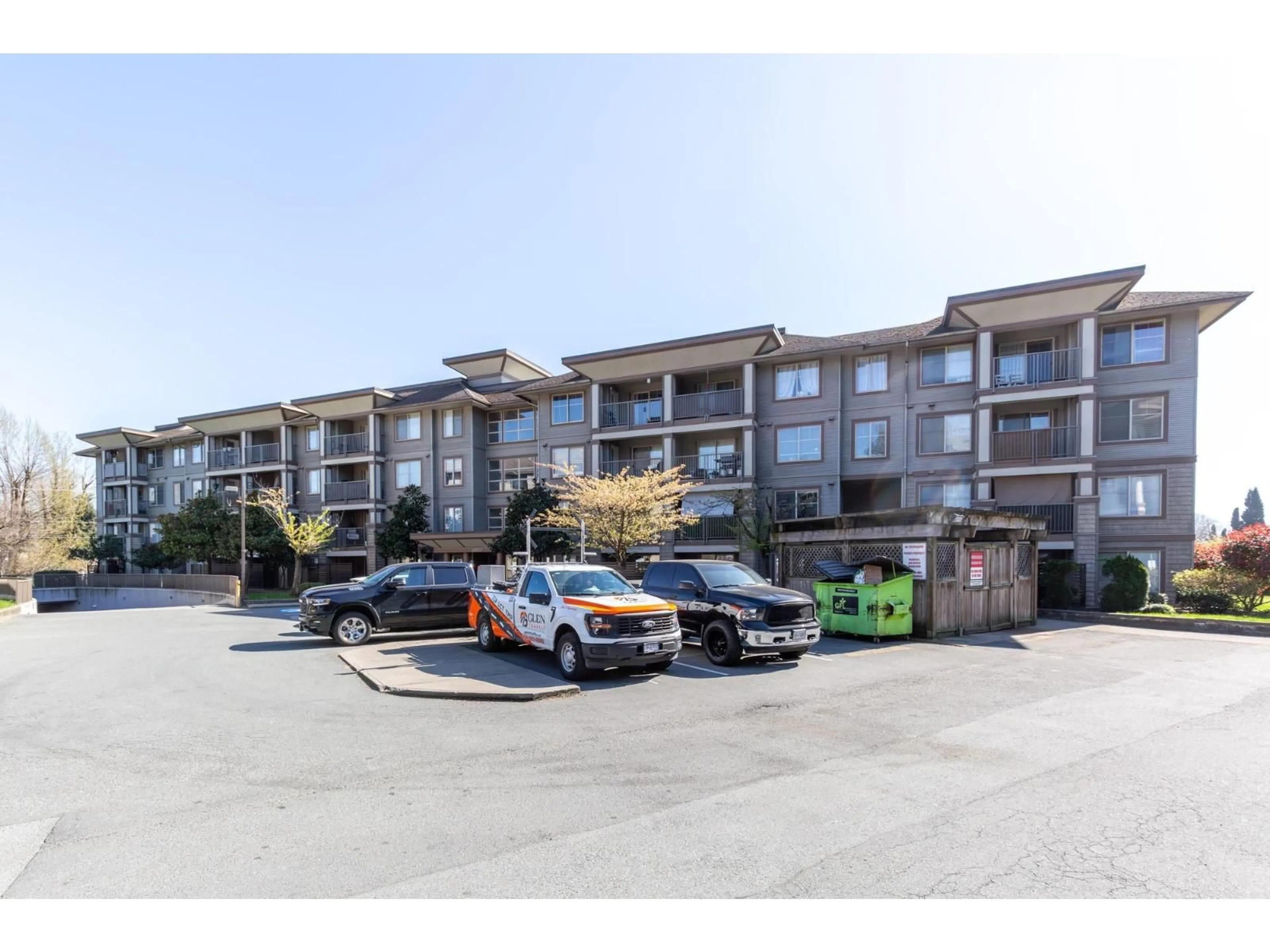 A pic from outside/outdoor area/front of a property/back of a property/a pic from drone, unknown for 304 - 45555 YALE ROAD, Chilliwack British Columbia V2P0A9