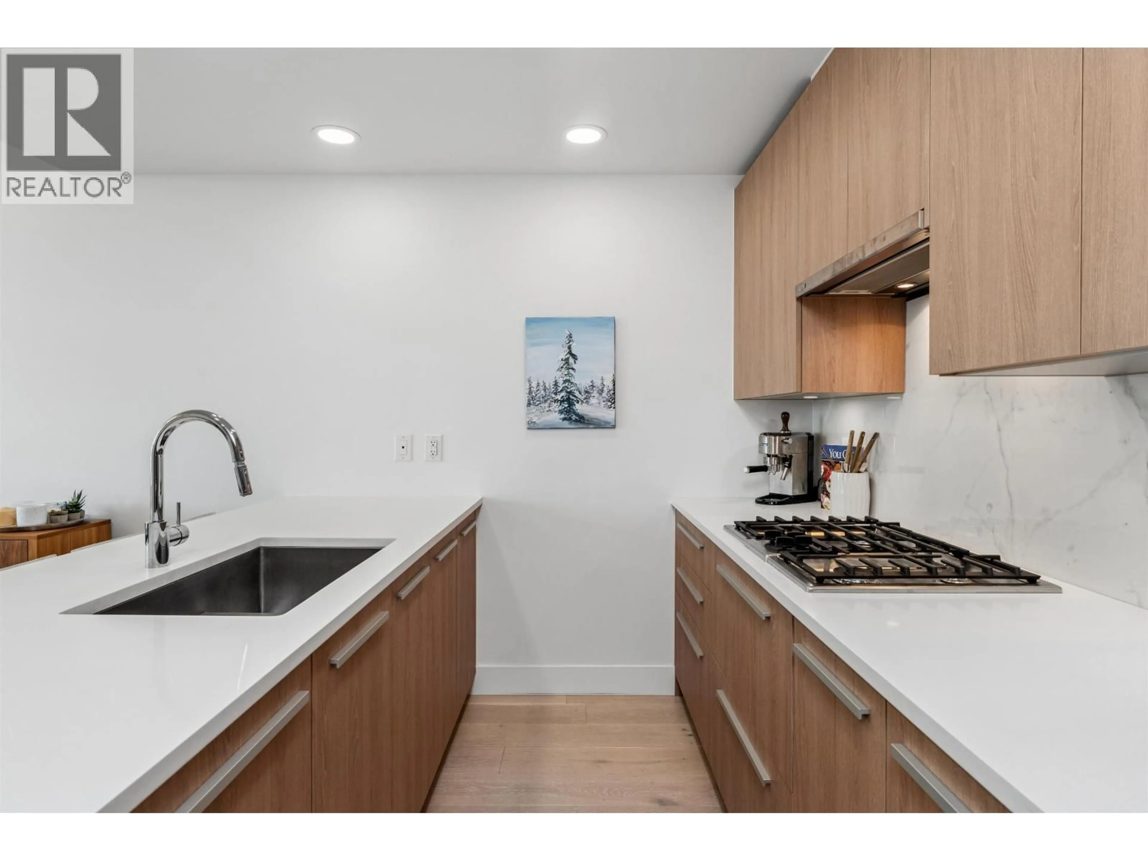 Standard kitchen, unknown for 403 - 2780 VALLEY CENTRE AVENUE, North Vancouver British Columbia V7J0C4