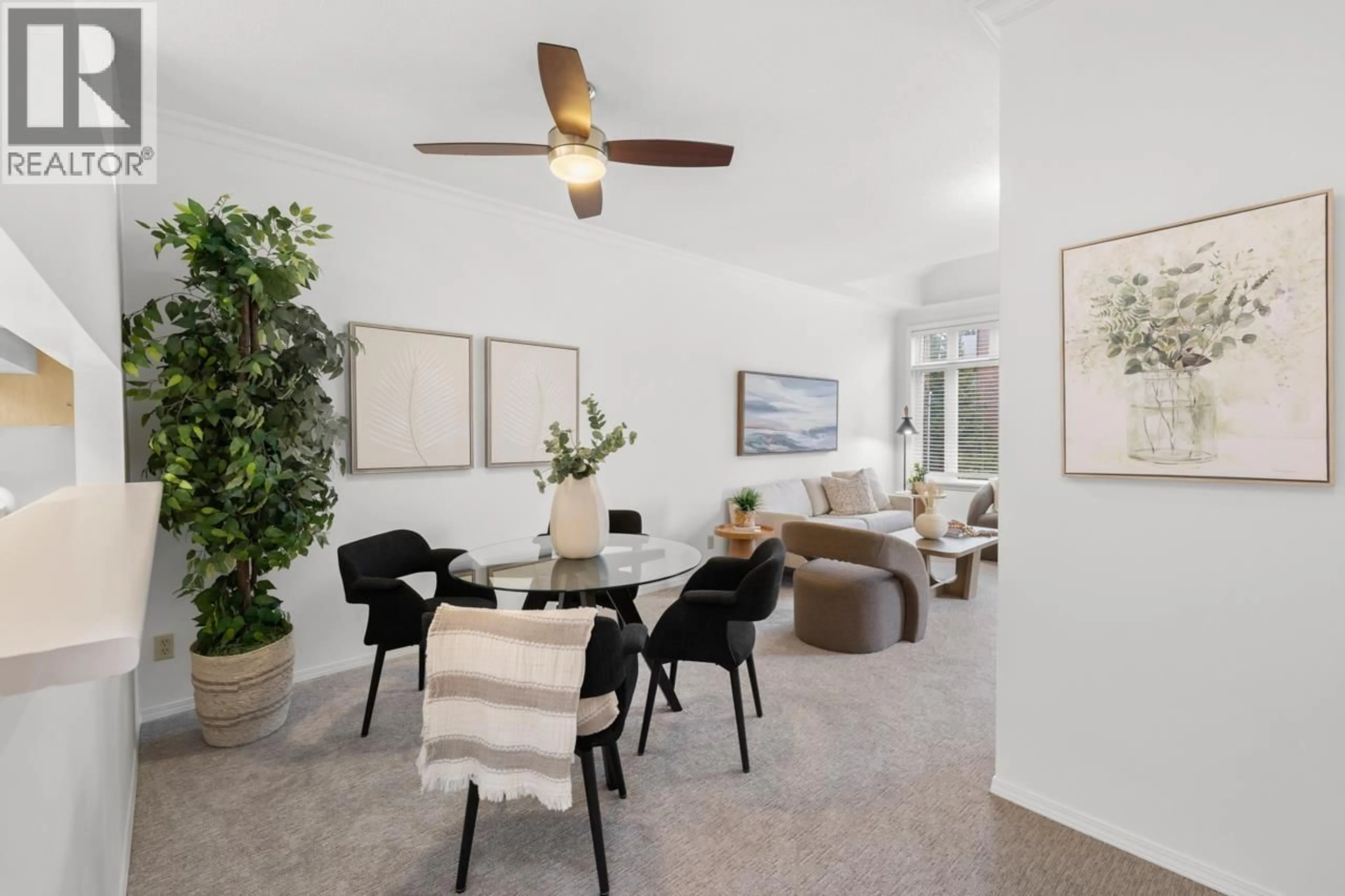 Living room with furniture, unknown for 415 - 121 29TH STREET, North Vancouver British Columbia V7N4L9