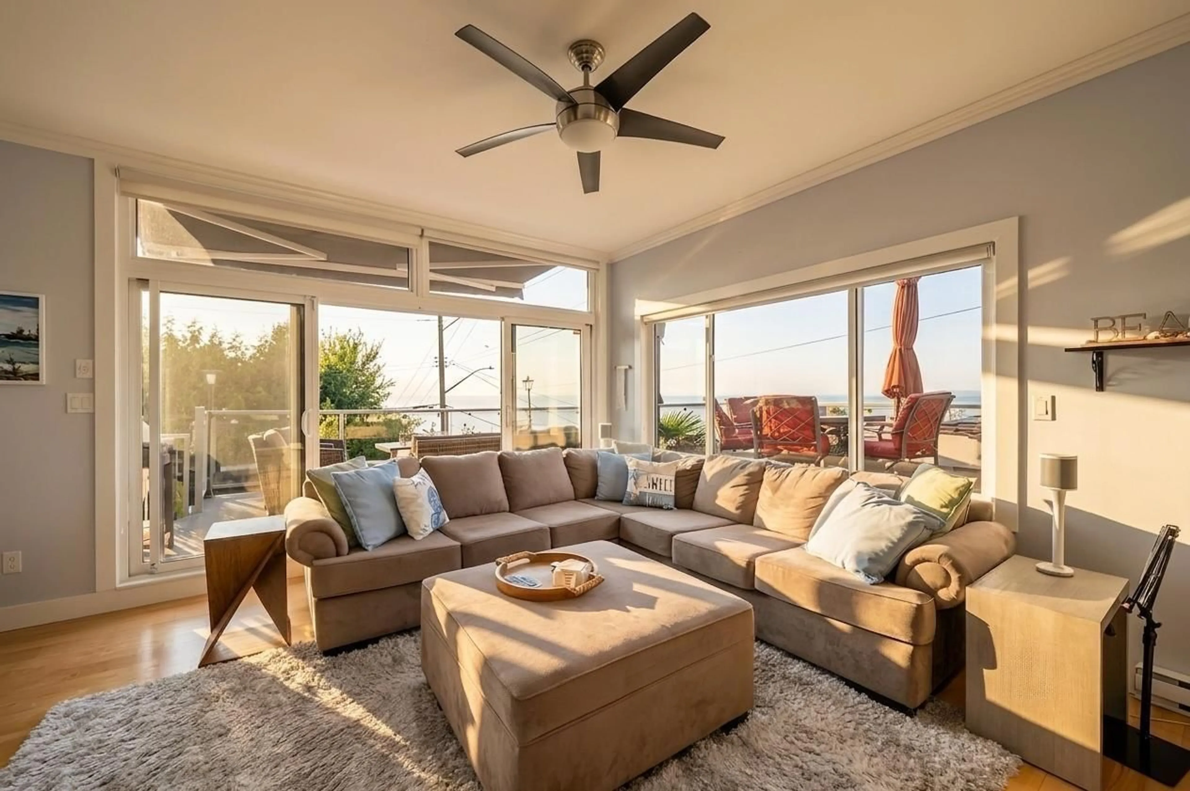 Living room with furniture, unknown for 1246 OXFORD STREET, White Rock British Columbia V4B5G8