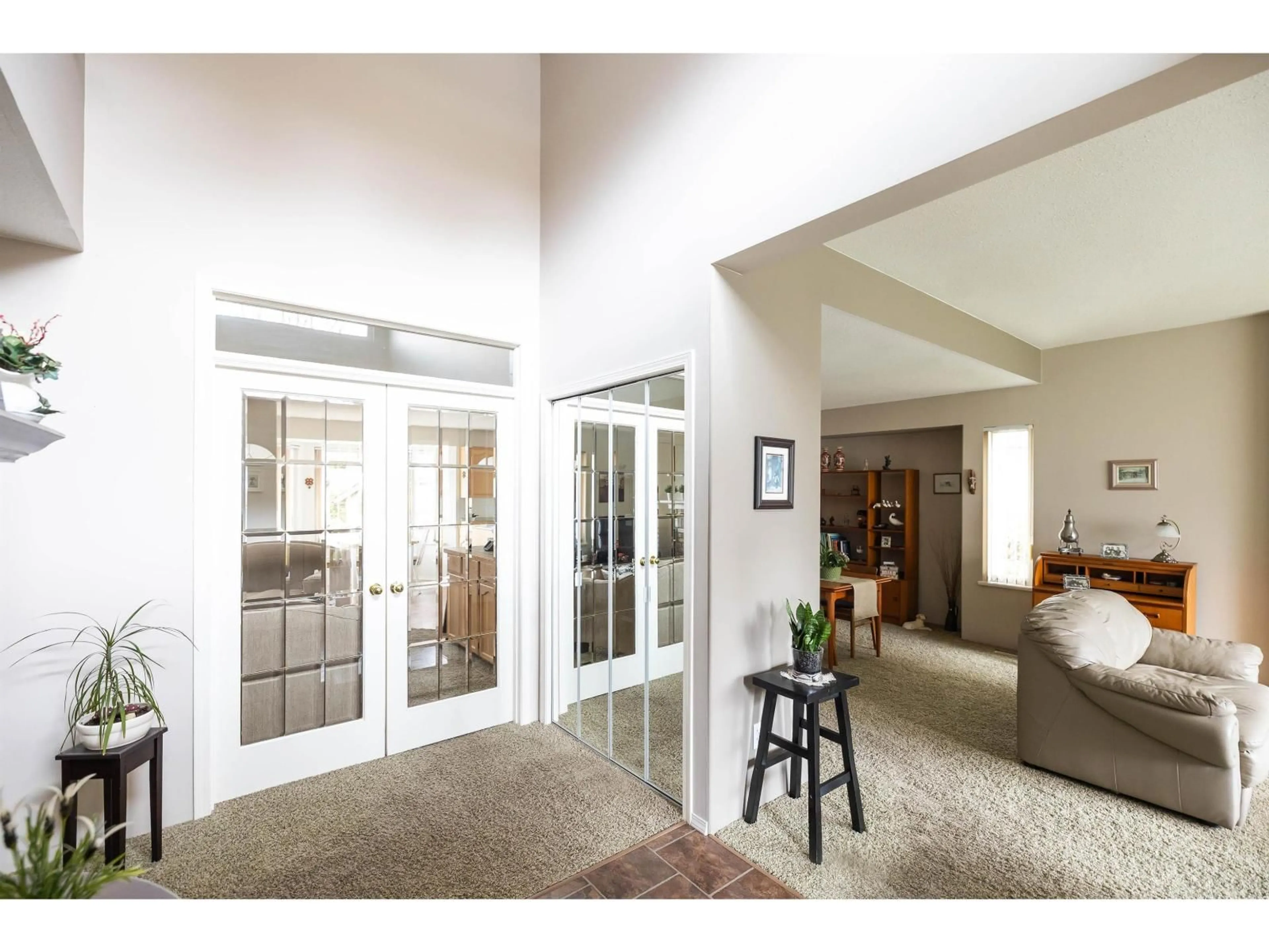 Indoor foyer for 21930 46 AVENUE, Langley British Columbia V3A3J6