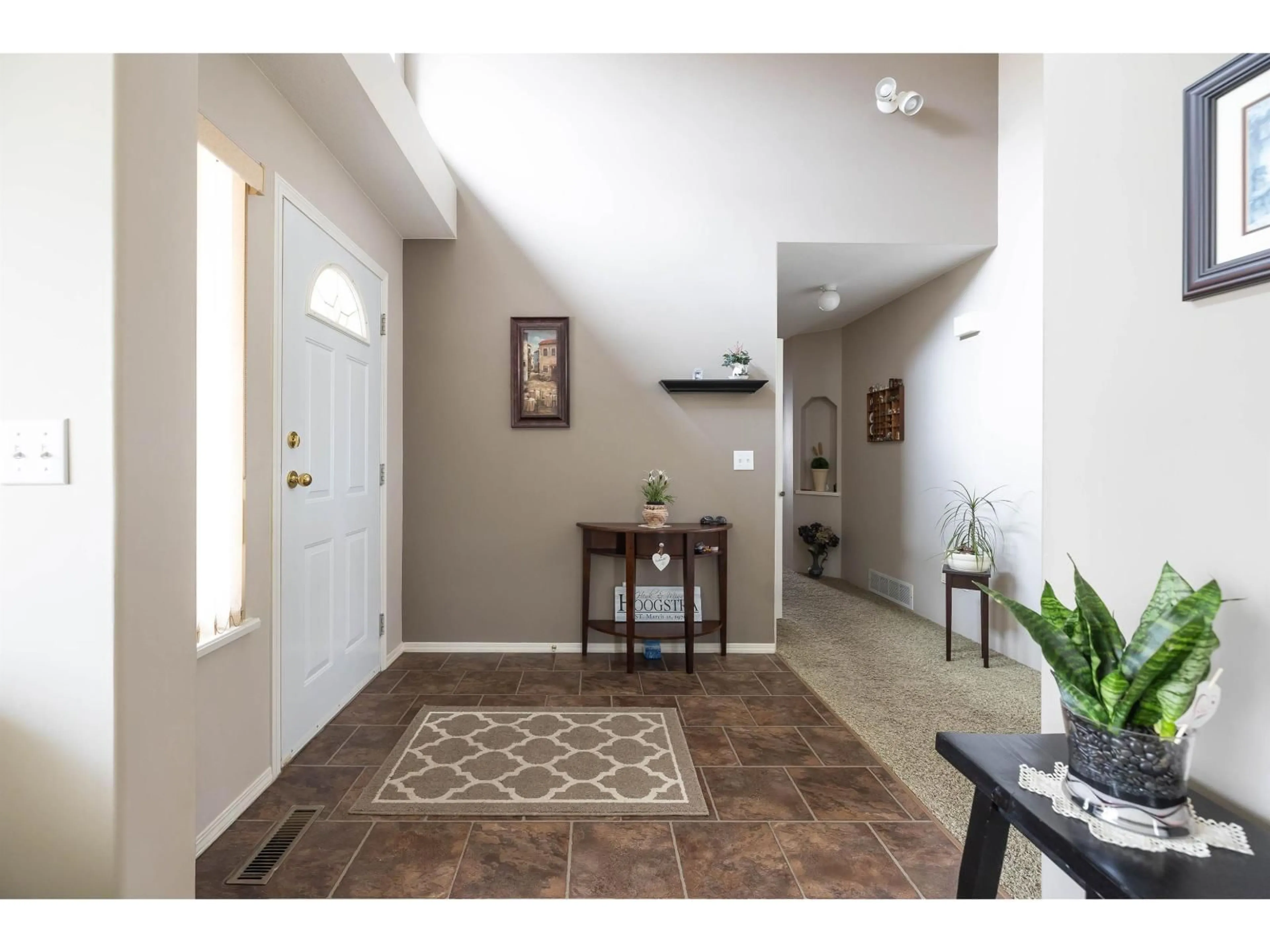 Indoor entryway for 21930 46 AVENUE, Langley British Columbia V3A3J6