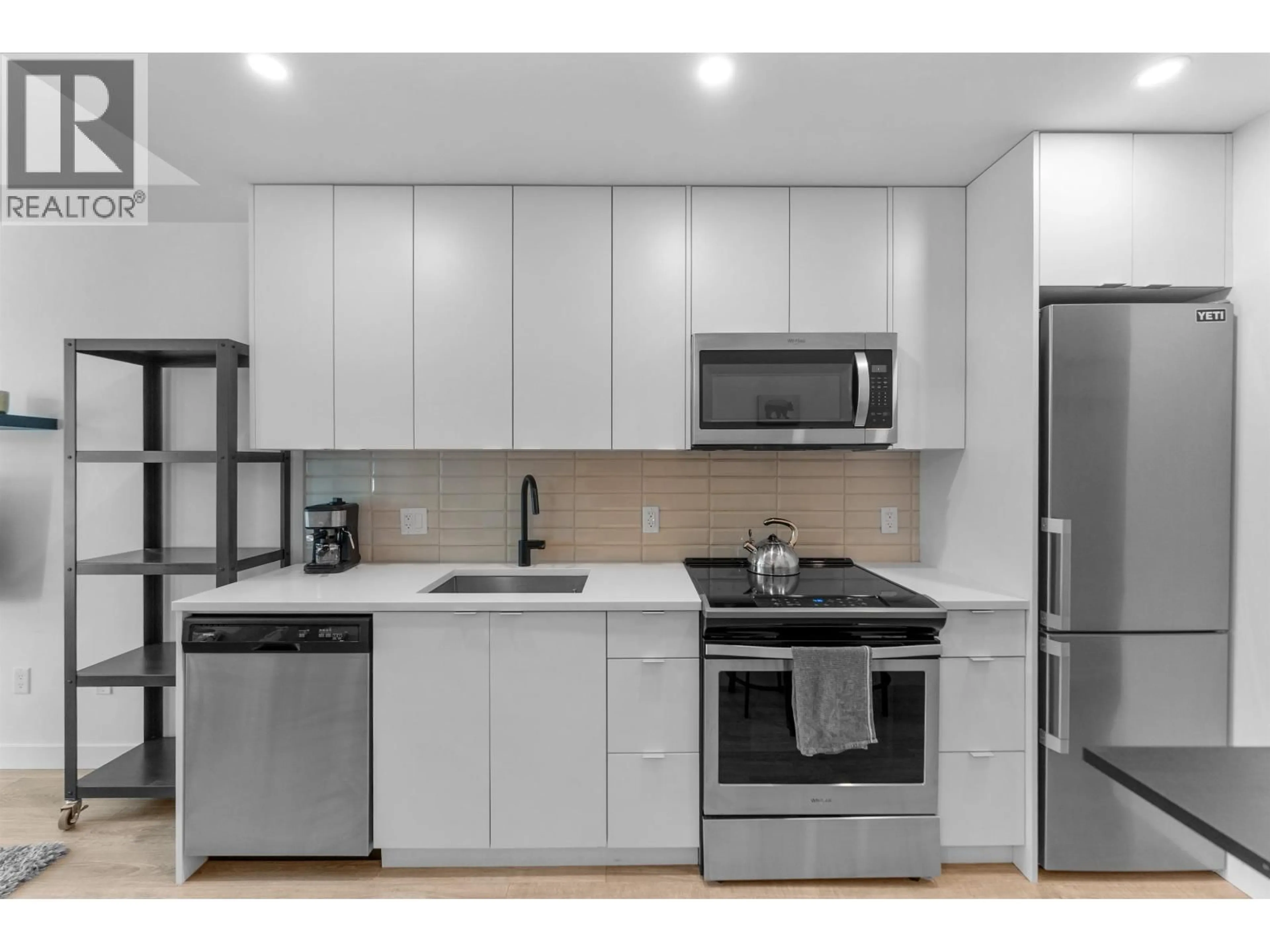 Standard kitchen, unknown for 104 - 610 BRANTFORD STREET, New Westminster British Columbia V3M1W7