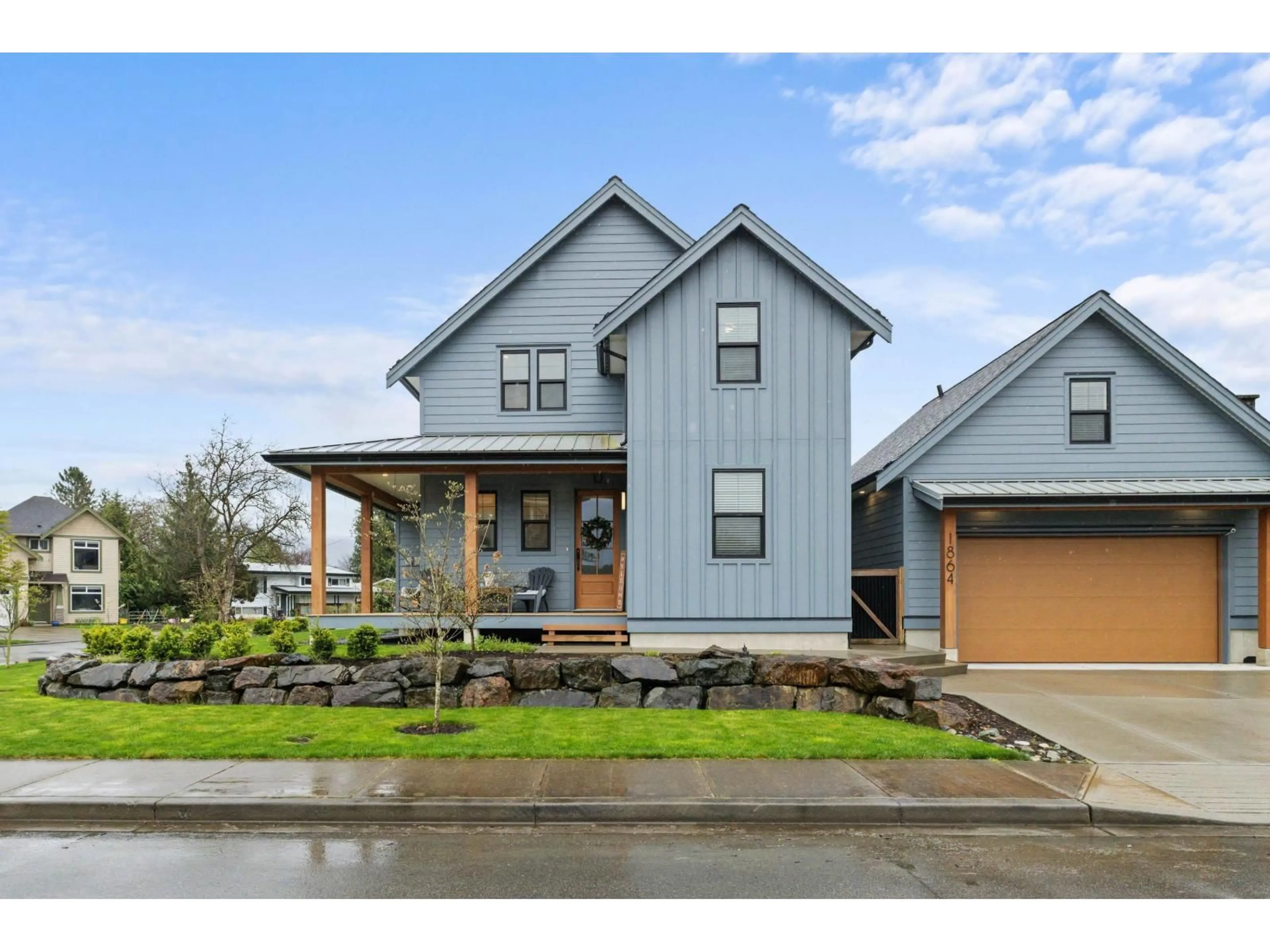 Home with vinyl exterior material, street for 1864 AGASSIZ AVENUE, Agassiz British Columbia V0M1A3