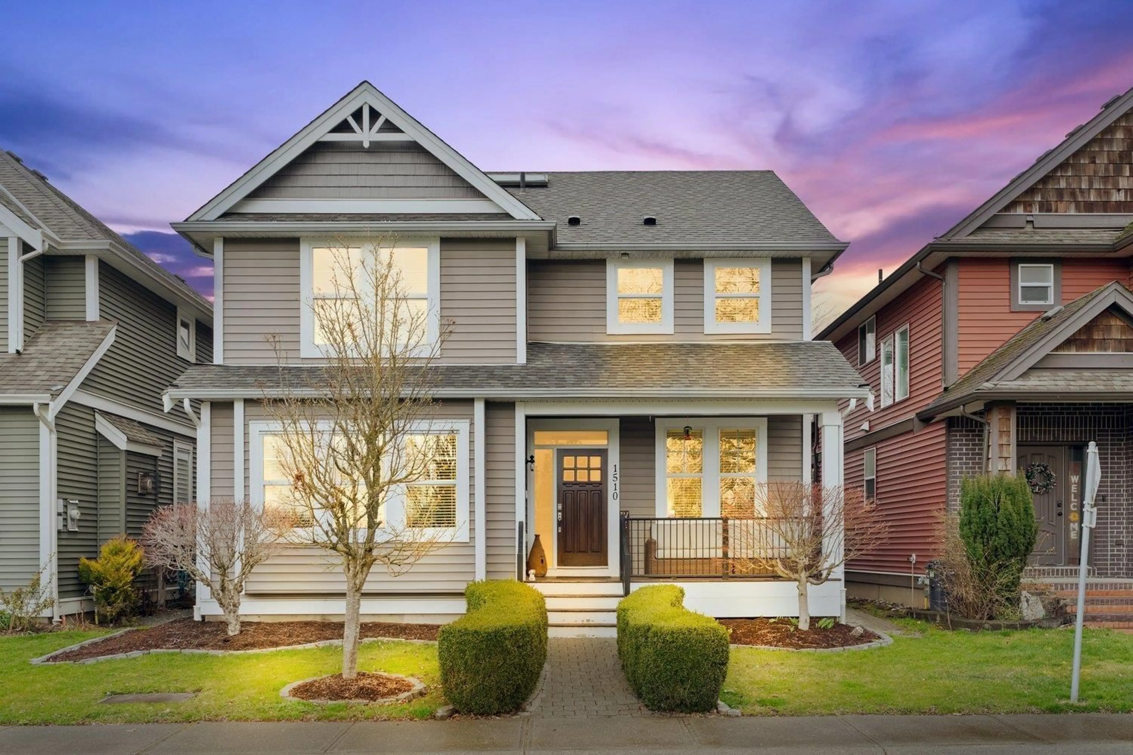 Home with vinyl exterior material, street for 1510 MACKAY CRESCENT, Agassiz British Columbia V0M1A3