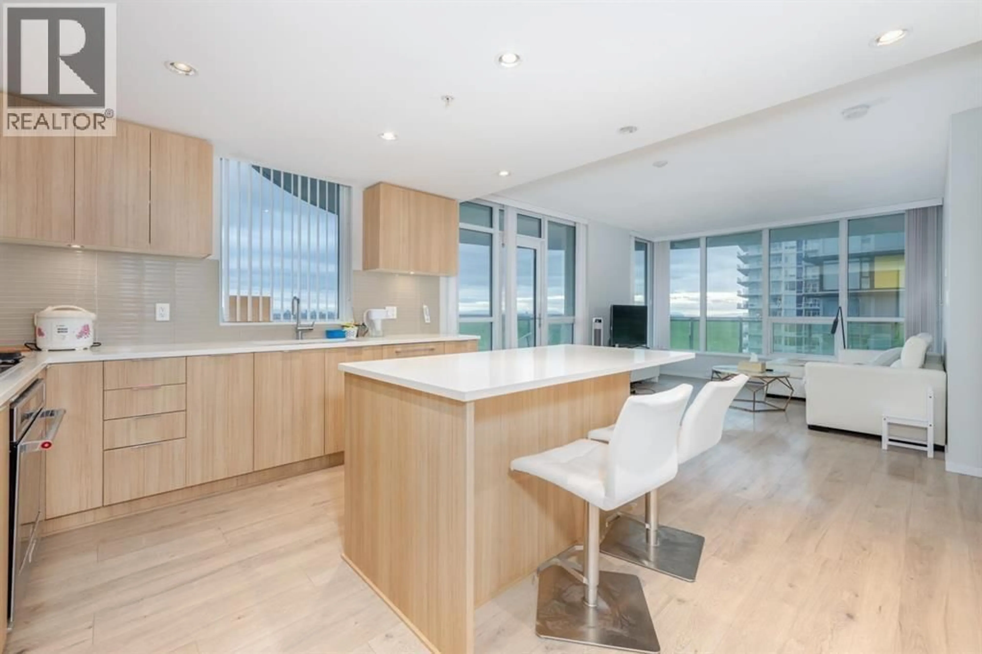 Open concept kitchen, unknown for 2007 - 6638 DUNBLANE AVENUE, Burnaby British Columbia V5H0G8