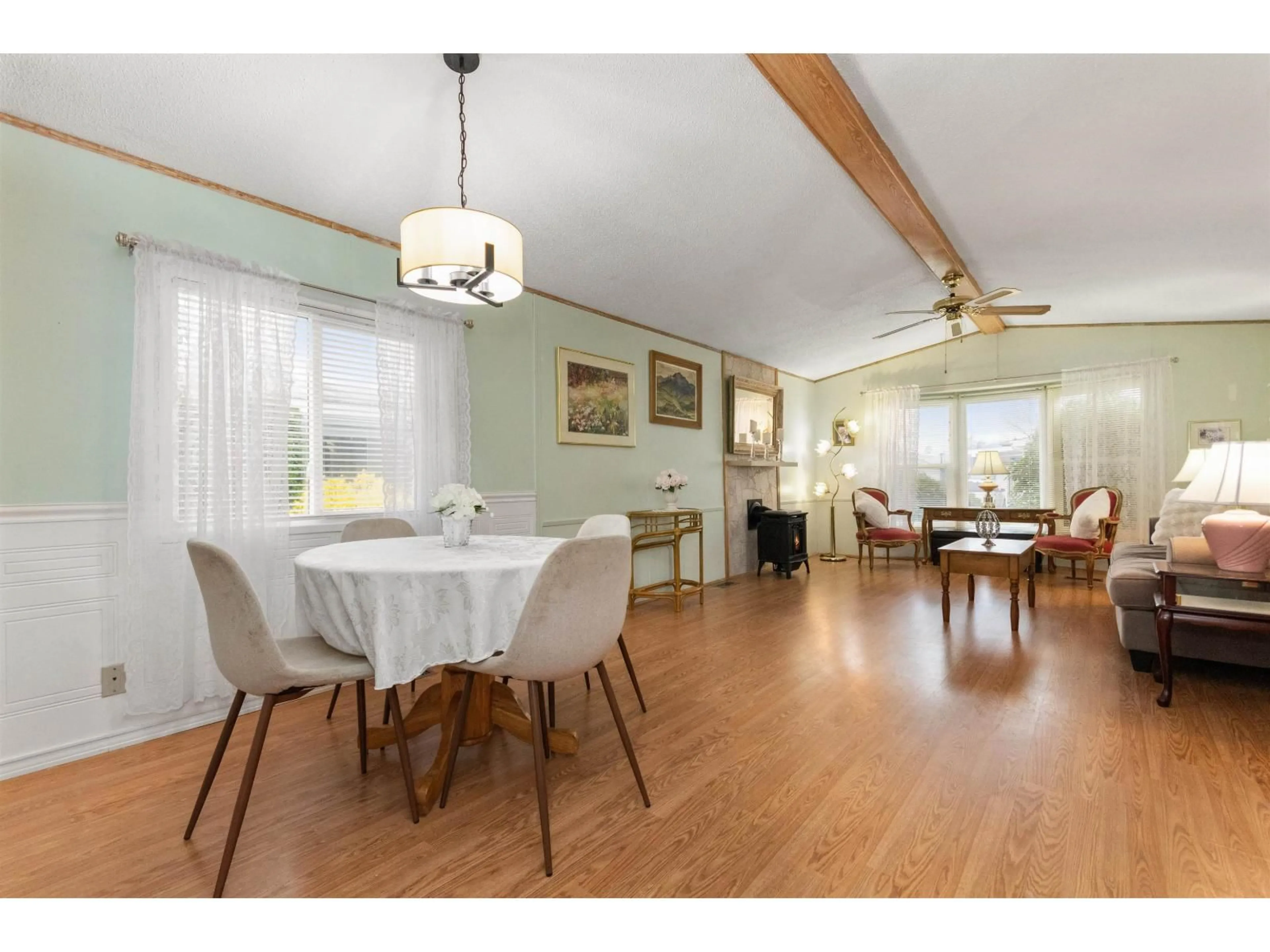 Dining room, wood/laminate floor for 81 - 6035 VEDDER ROAD, Chilliwack British Columbia V2R1E5