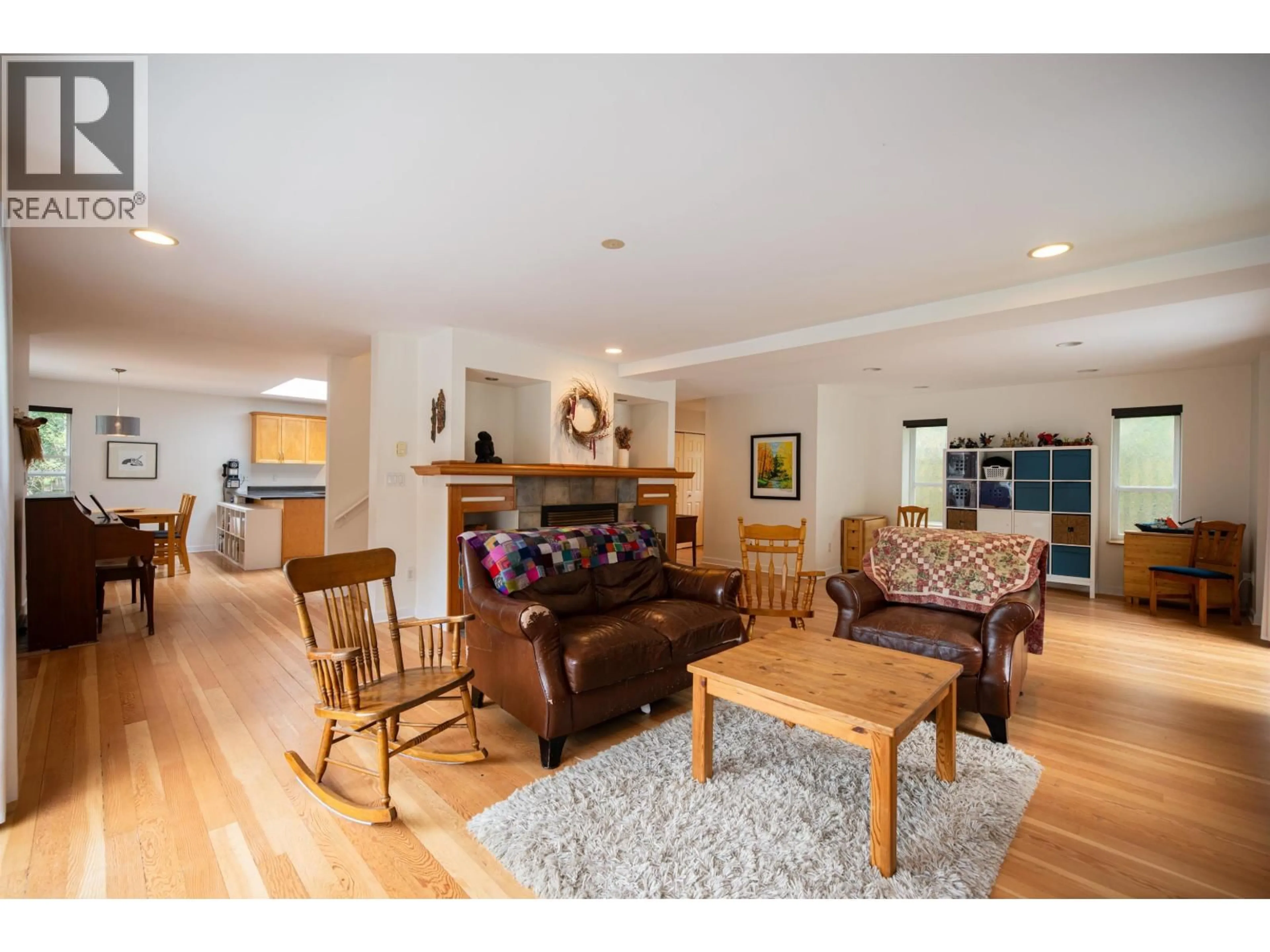 Living room with furniture, wood/laminate floor for 1288 EAGLE CLIFF ROAD, Bowen Island British Columbia V0N1G1
