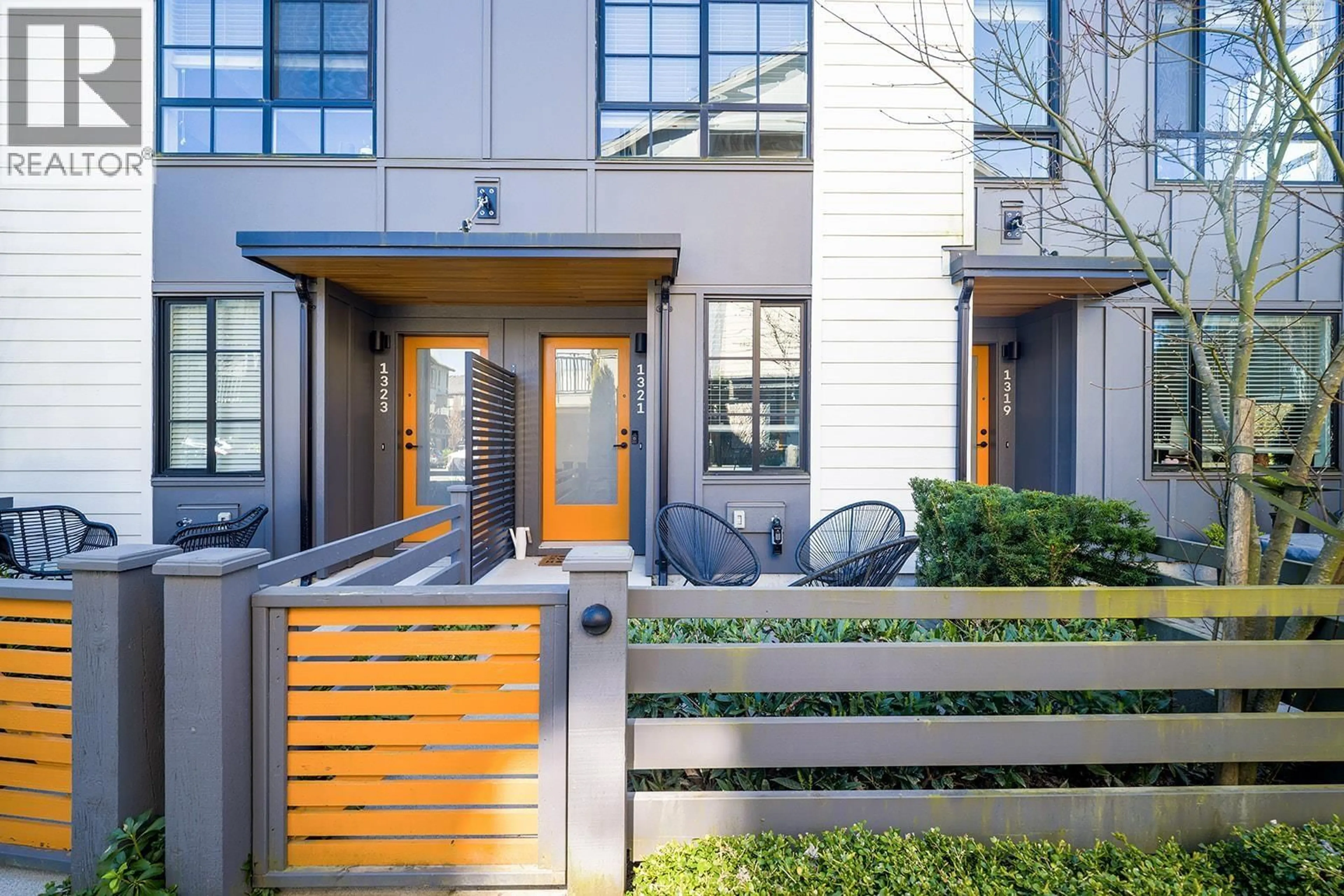 Indoor entryway for 1321 HALYARD PLACE, Squamish British Columbia V8B2A1