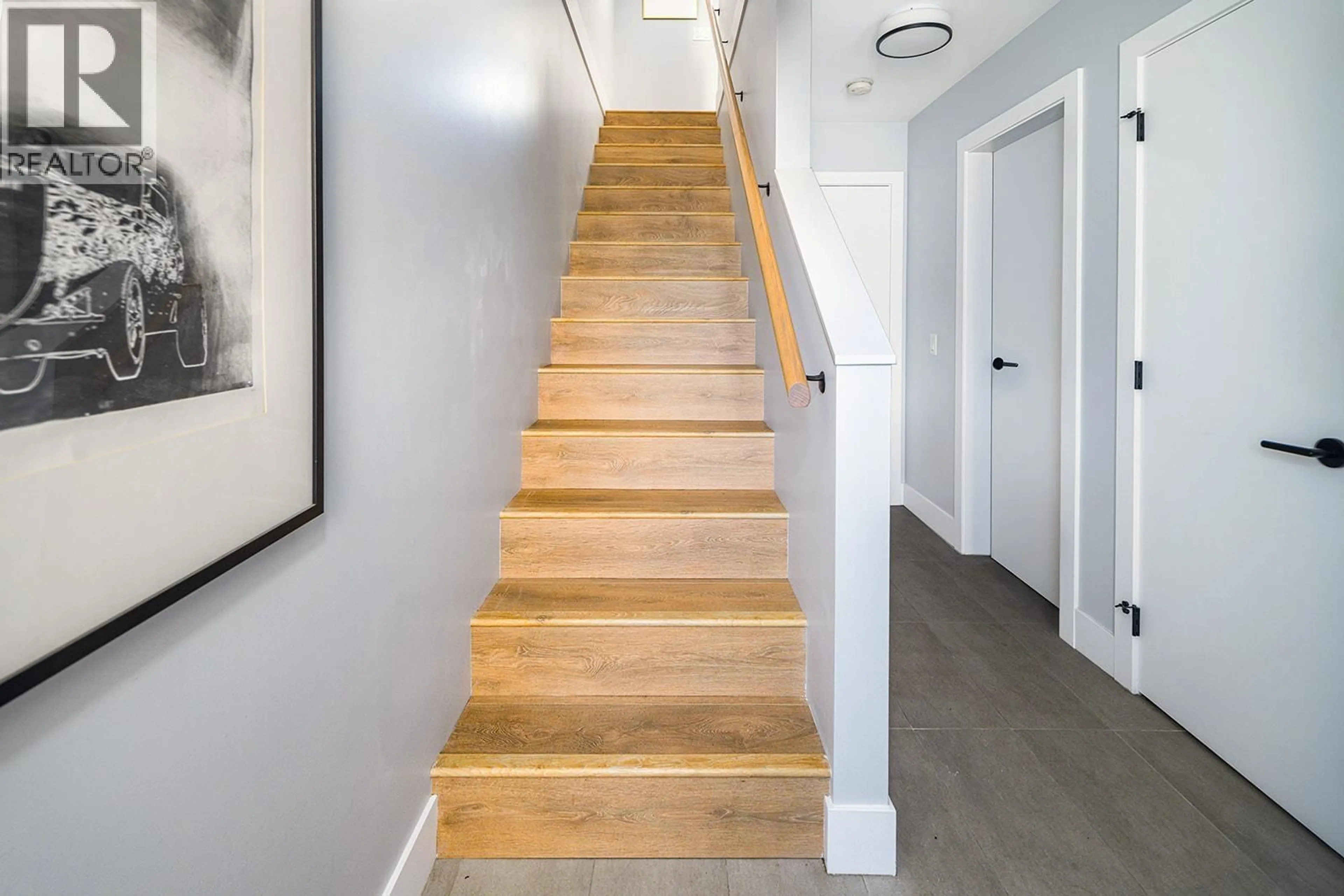 Stairs for 1321 HALYARD PLACE, Squamish British Columbia V8B2A1