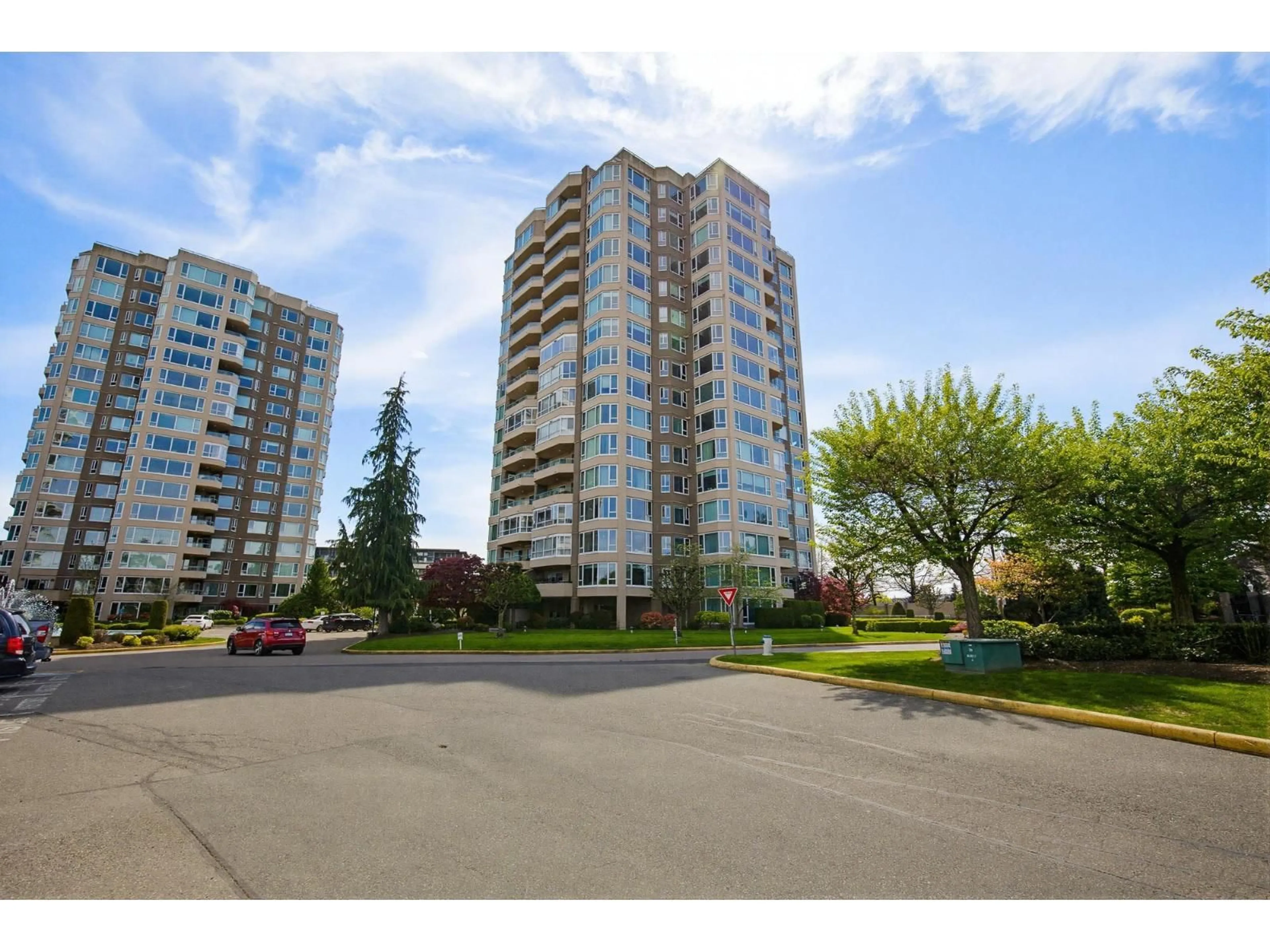A pic from outside/outdoor area/front of a property/back of a property/a pic from drone, unknown for 403 - 3150 GLADWIN ROAD, Abbotsford British Columbia V2T5S9