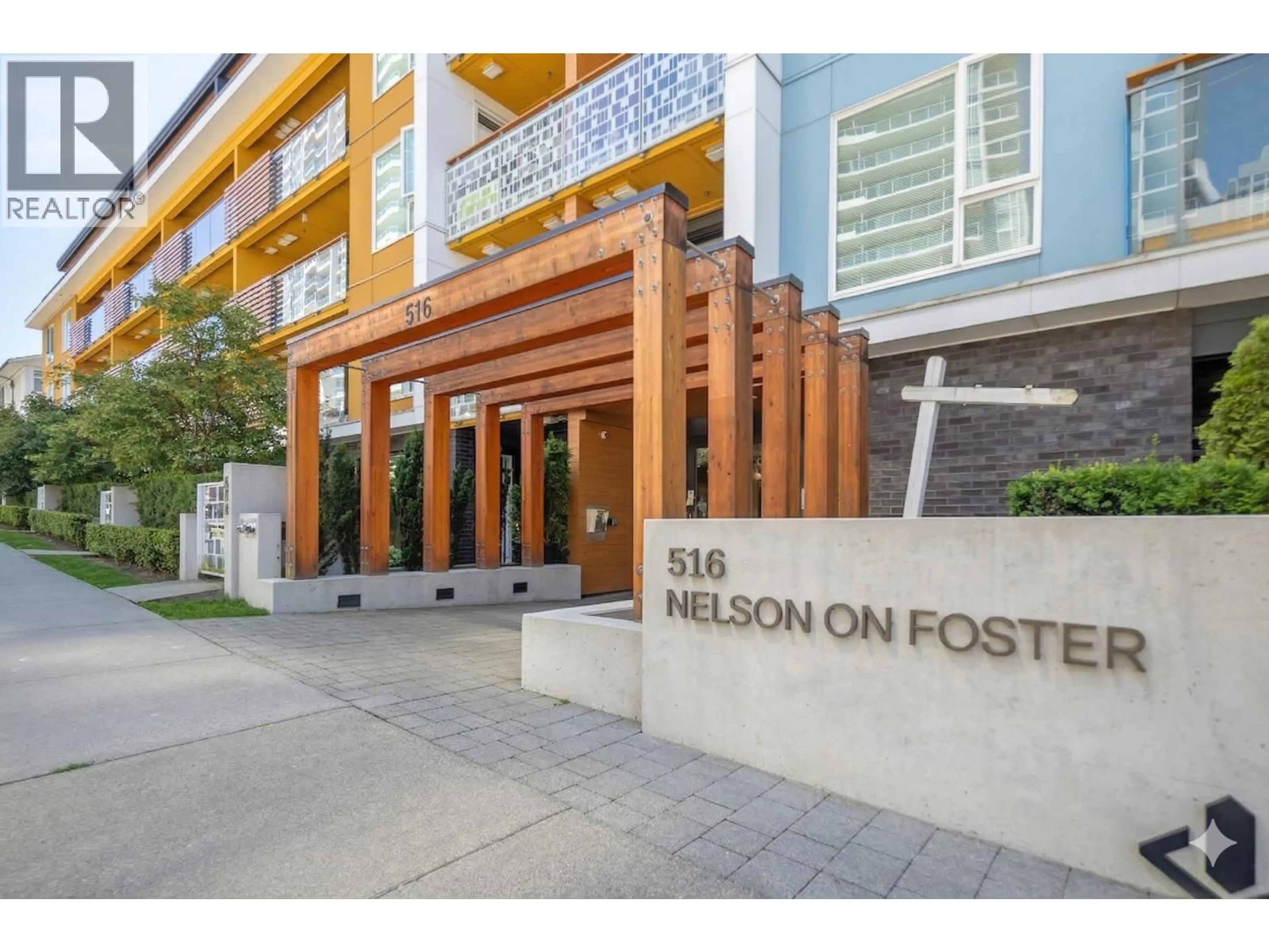 Indoor foyer for 504 - 516 FOSTER AVENUE, Coquitlam British Columbia V3J0H8
