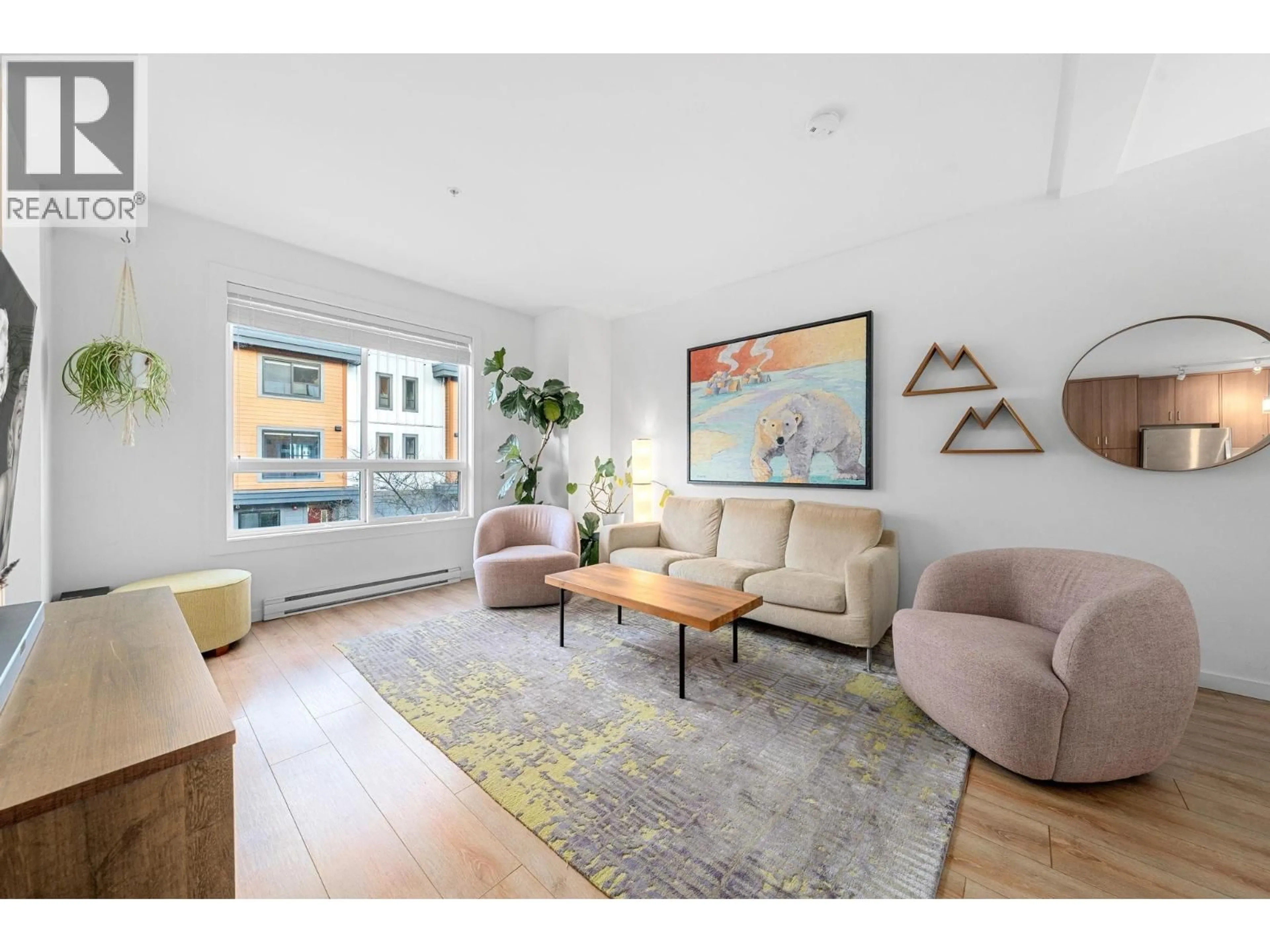 Living room with furniture, unknown for 20 - 39769 GOVERNMENT ROAD, Squamish British Columbia V8B0Z1