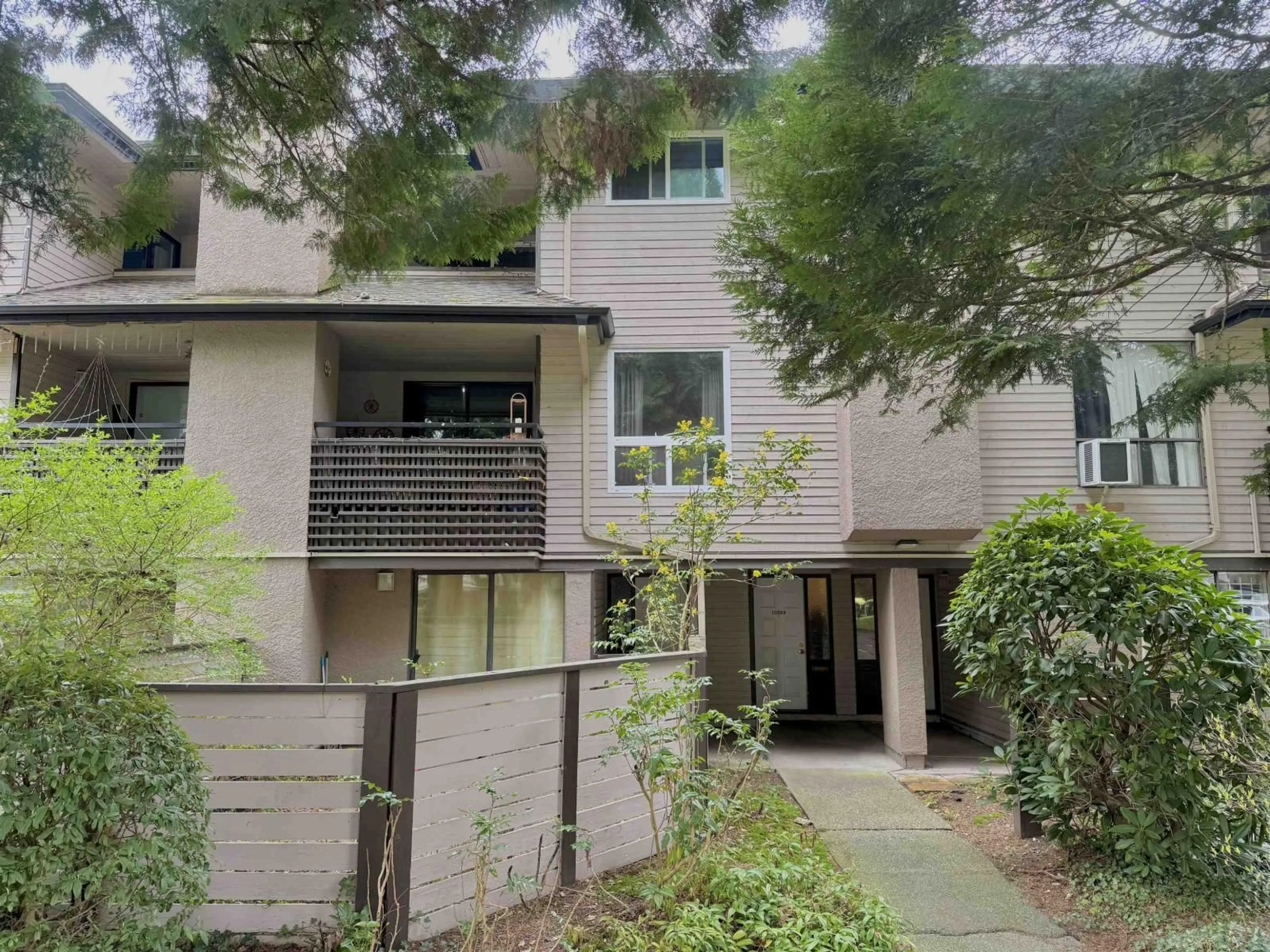 Unknown for 10589 HOLLY PARK LANE, Surrey British Columbia V3R6X8