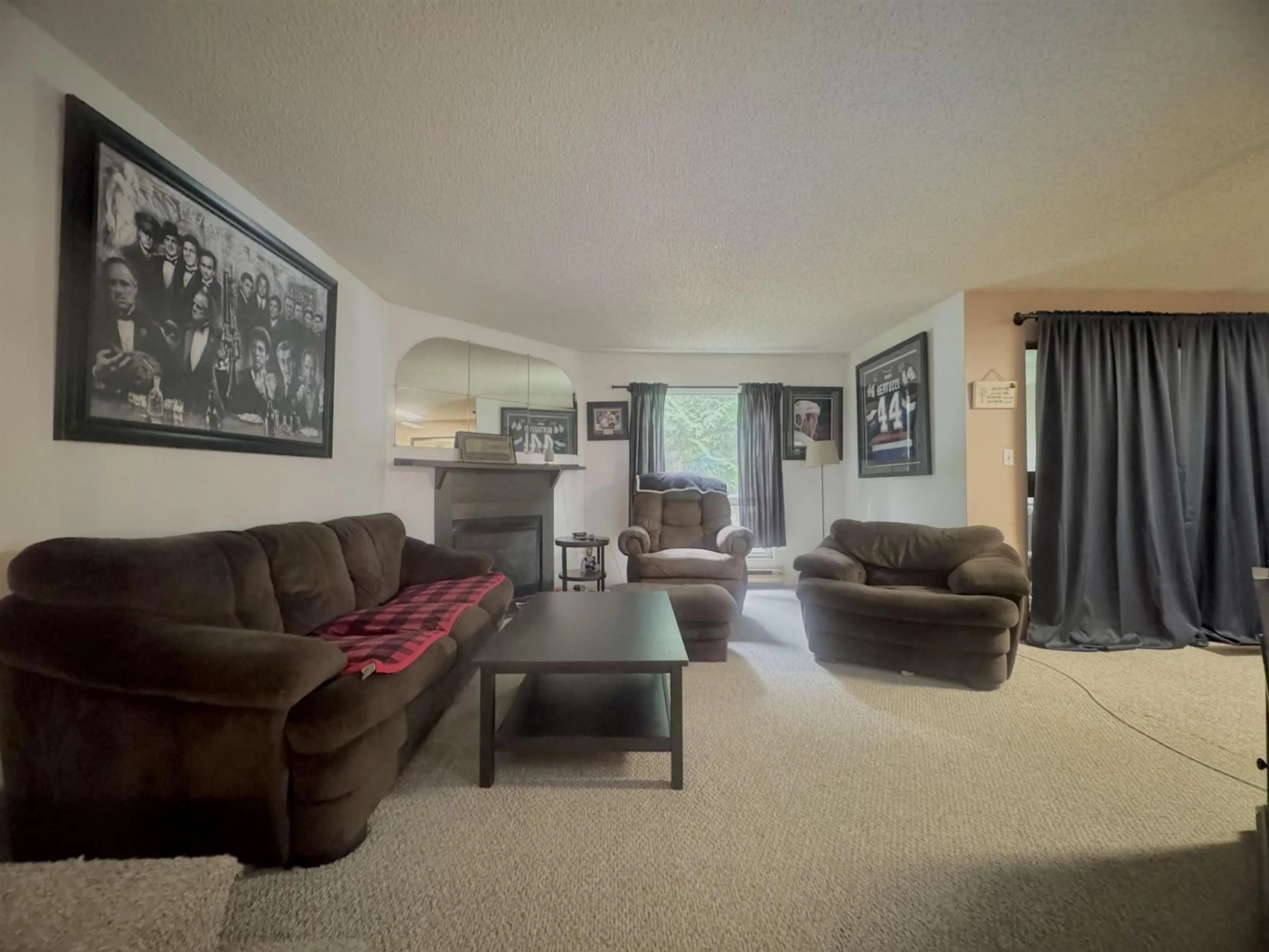 Living room with furniture, unknown for 10589 HOLLY PARK LANE, Surrey British Columbia V3R6X8