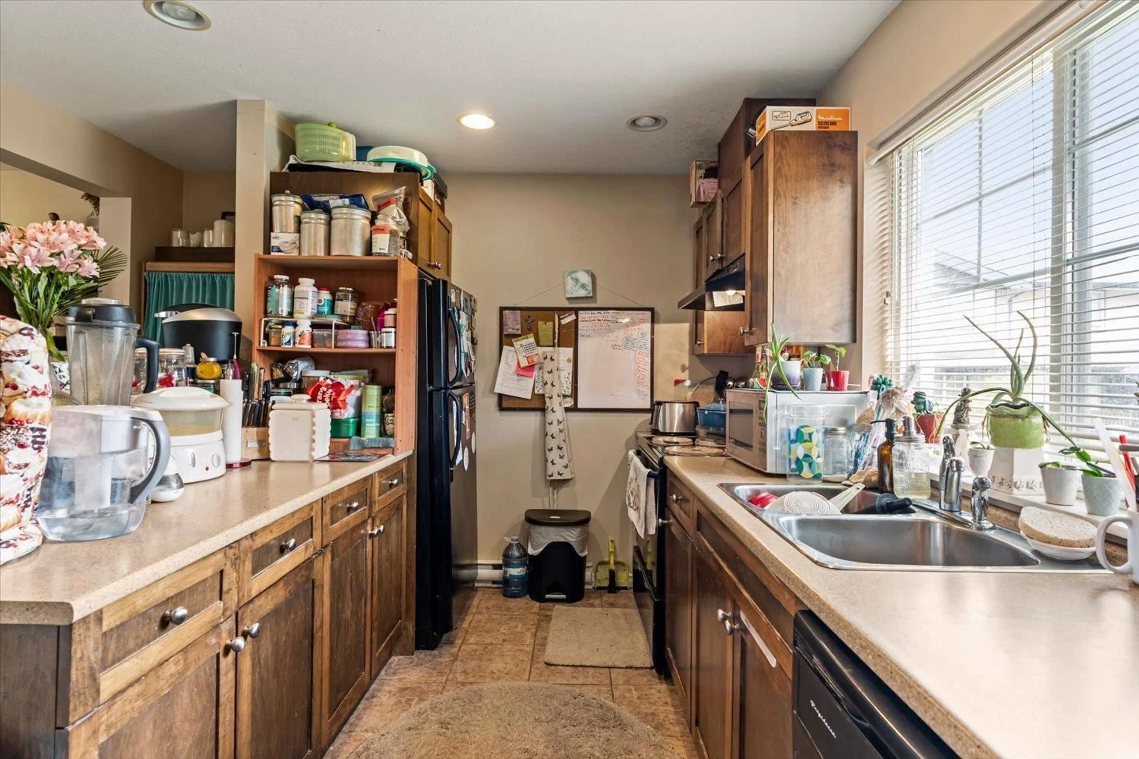 Standard kitchen, ceramic/tile floor for 32 - 45535 SHAWNIGAN CRESCENT, Chilliwack British Columbia V2R0A2