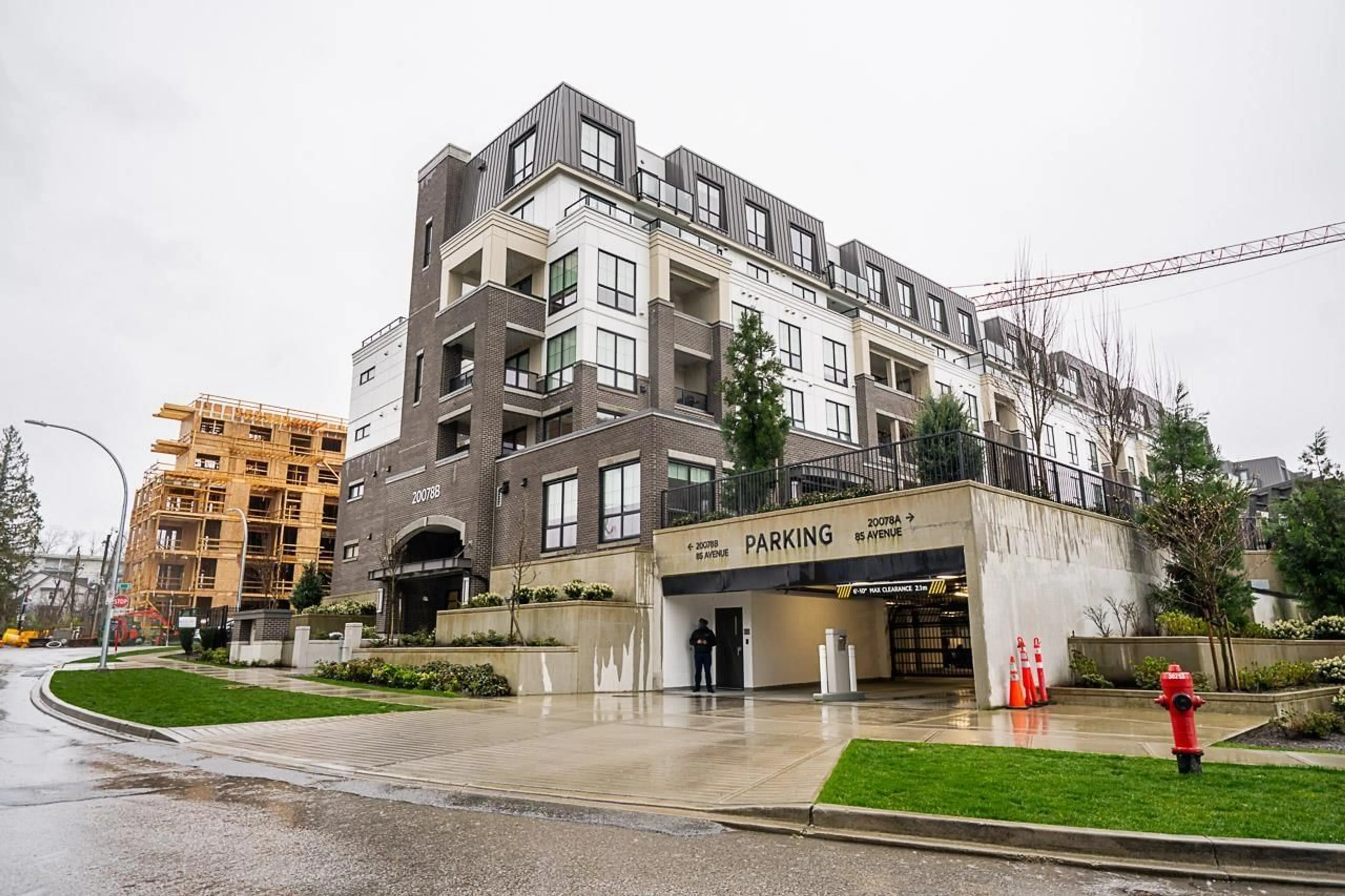 Indoor foyer for B607 - 20078 85 AVENUE, Langley British Columbia V2Y3Z3