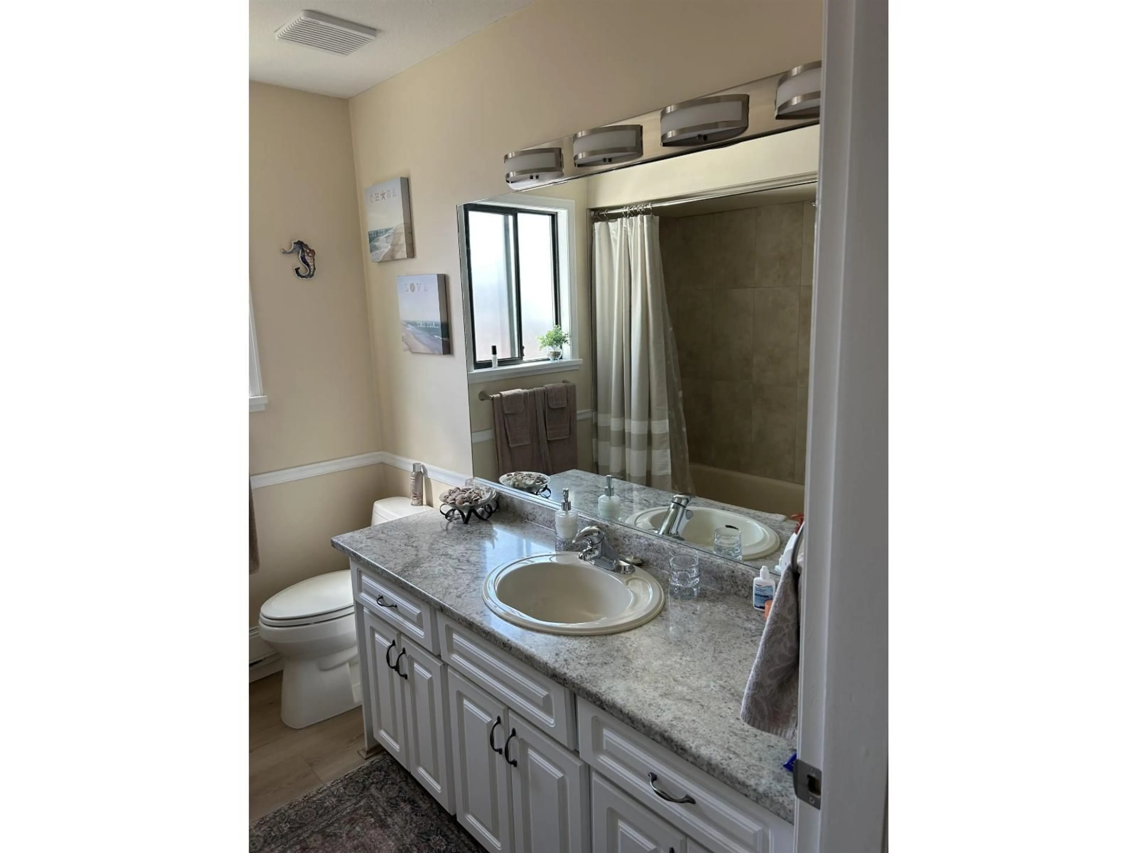 Standard bathroom, ceramic/tile floor for 32 - 32718 GARIBALDI DRIVE, Abbotsford British Columbia V2T5T6
