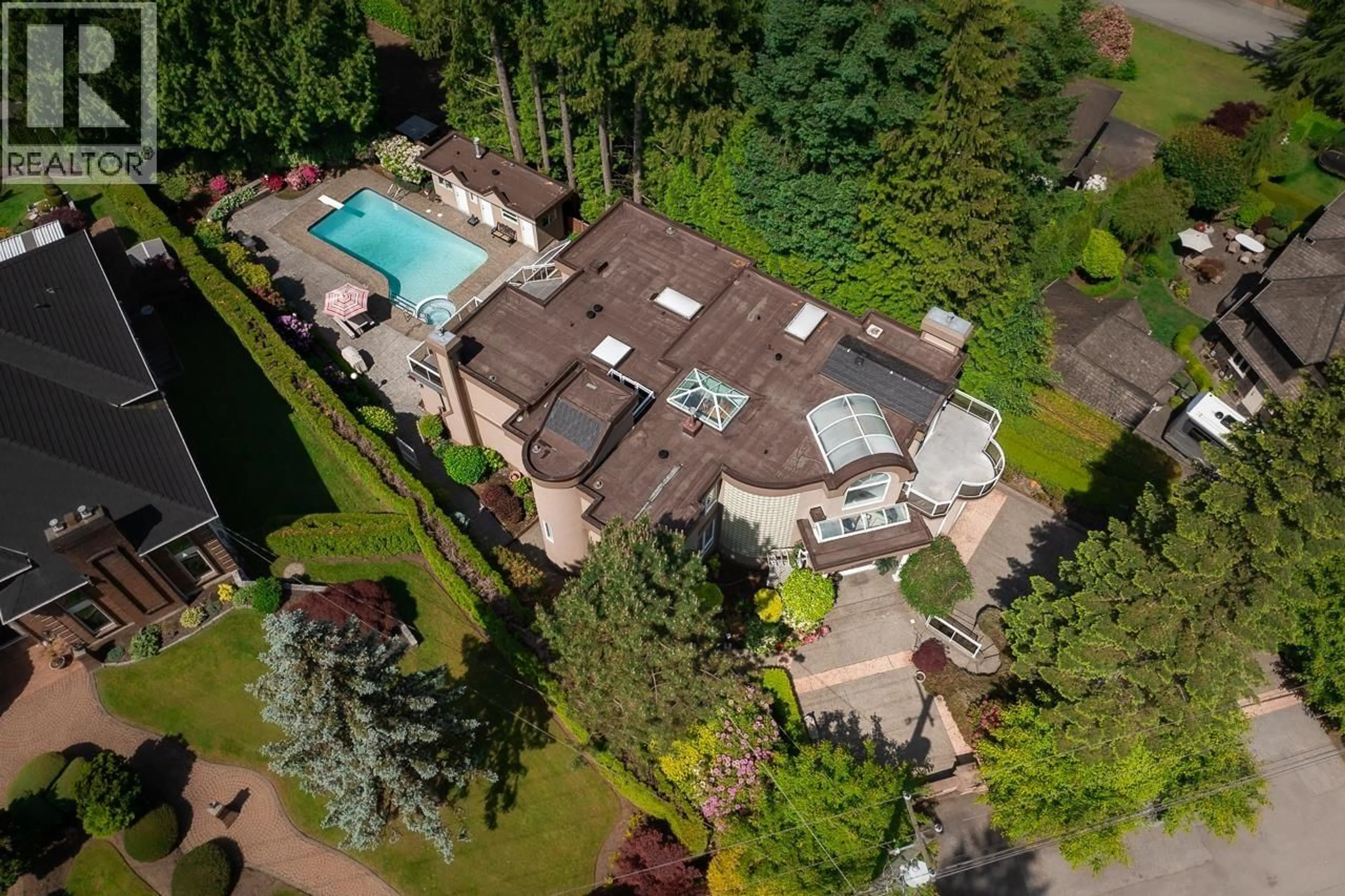 A pic from outside/outdoor area/front of a property/back of a property/a pic from drone, unknown for 5809 SPERLING AVENUE, Burnaby British Columbia V5E2T6