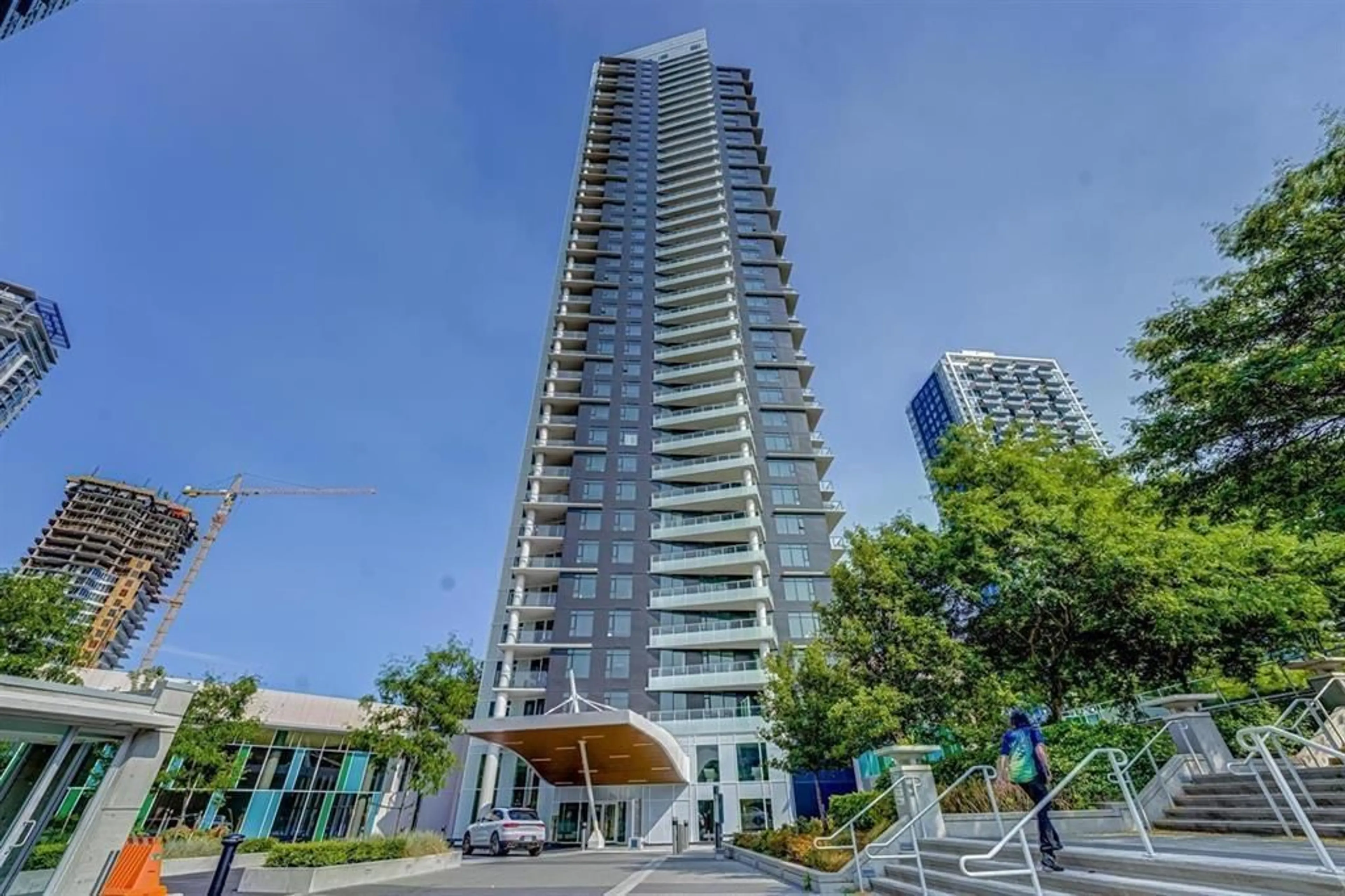Indoor foyer for 307 - 9887 WHALLEY BOULEVARD, Surrey British Columbia V3T0P4
