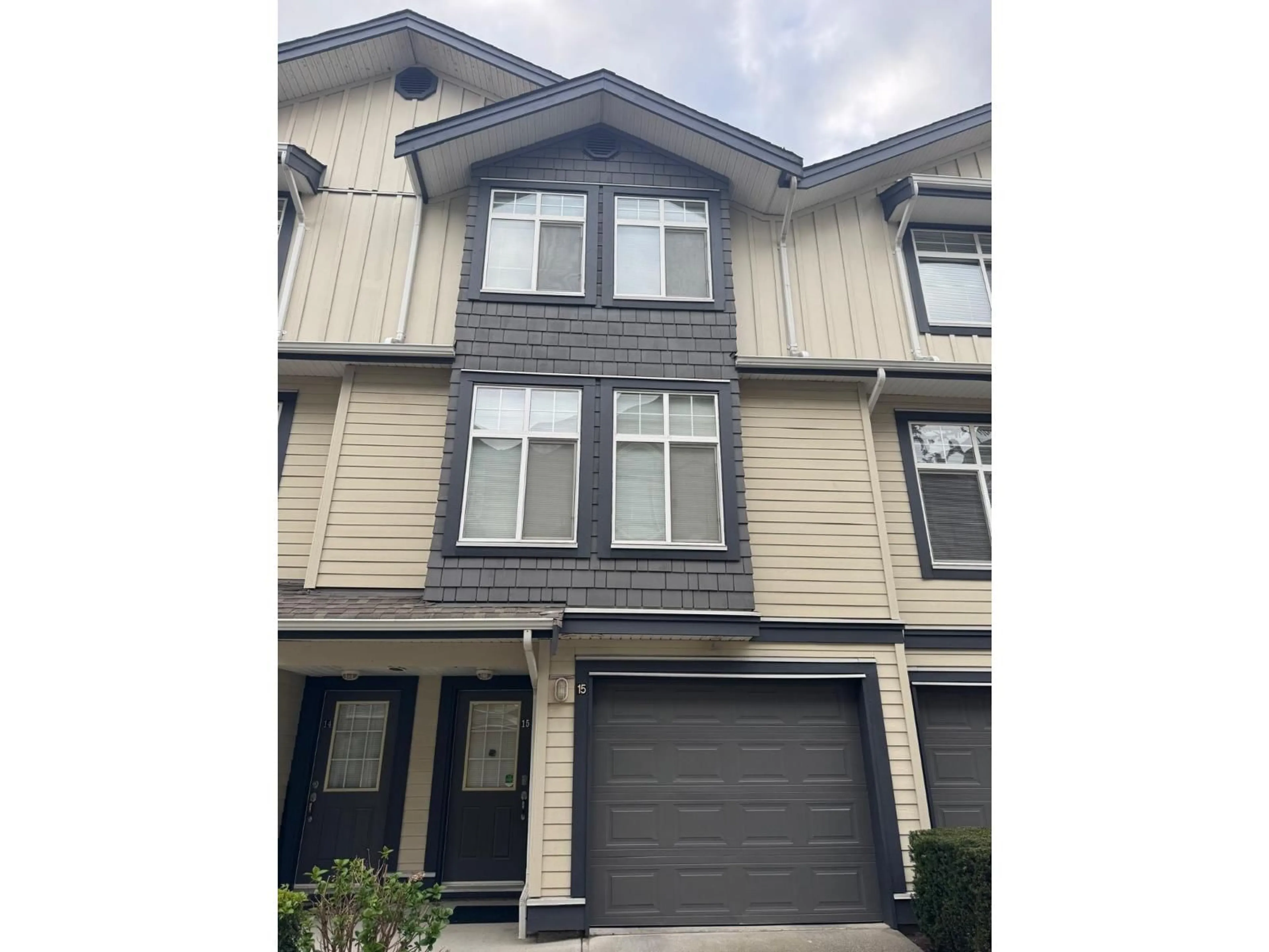 Home with vinyl exterior material, street for 15 - 16588 FRASER HIGHWAY, Surrey British Columbia V4N0G5